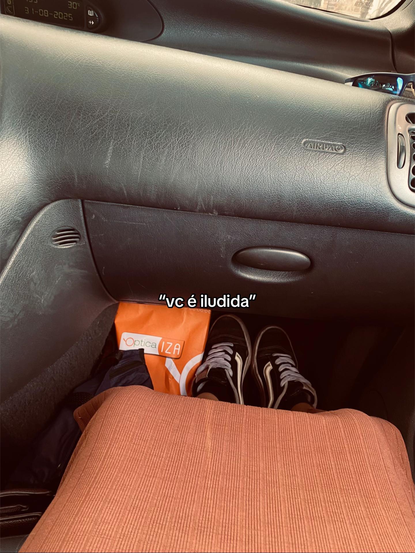 @y.alv3sz