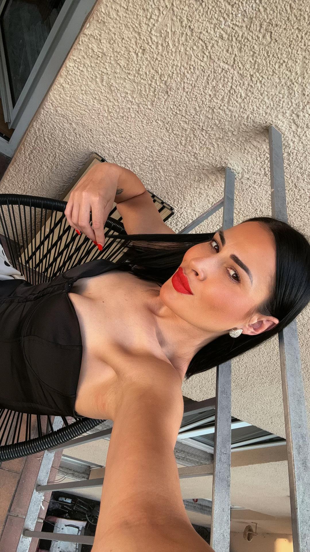 @Ana Grozdanović