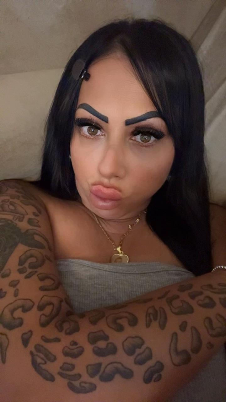 @𝓒𝓸𝓷𝓬𝔂 𝓜𝓲𝓬𝓱𝓲💘