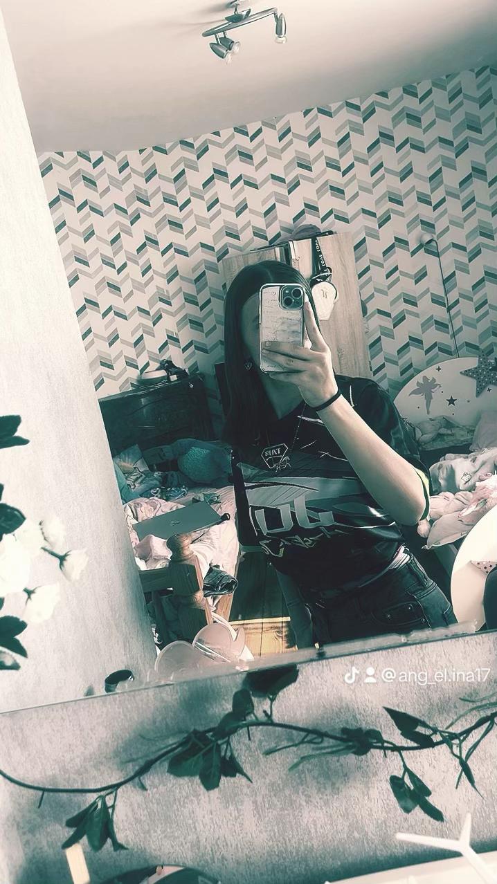 @𝐀𝐧𝐠𝐞́𝐥𝐢𝐧𝐚