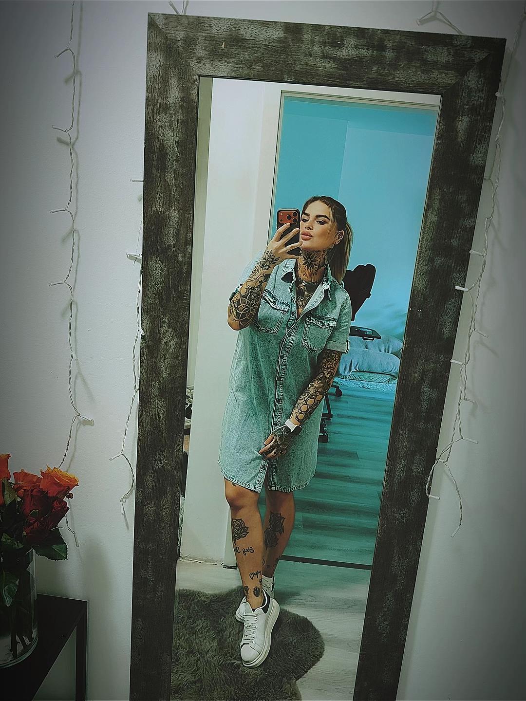 @Lealein24