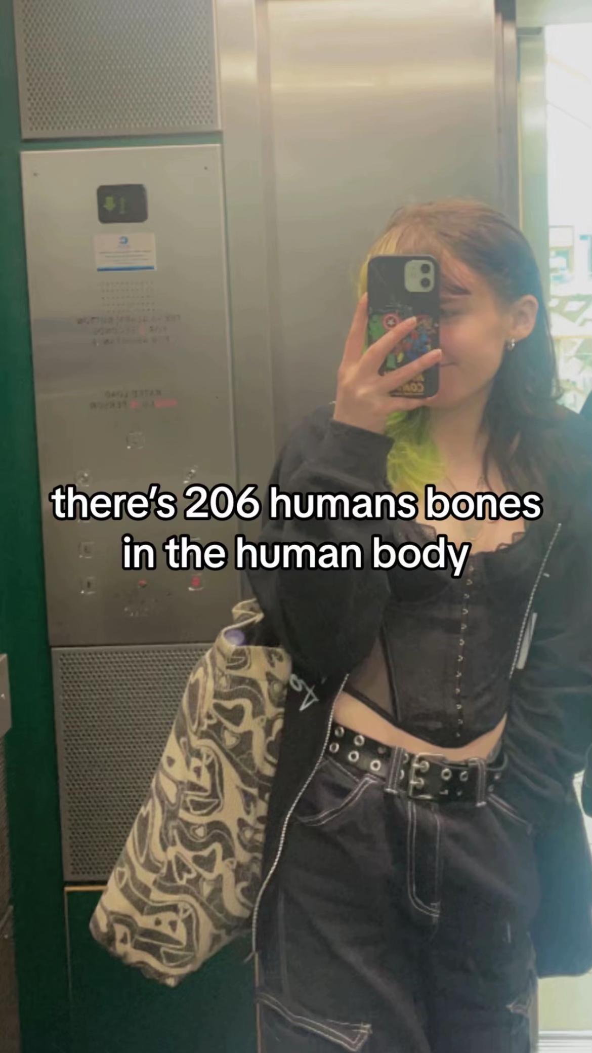 @𝔏𝔞𝔲𝔯𝔢𝔫𝔐𝔦𝔠𝔥𝔢𝔩𝔩𝔢🦇
