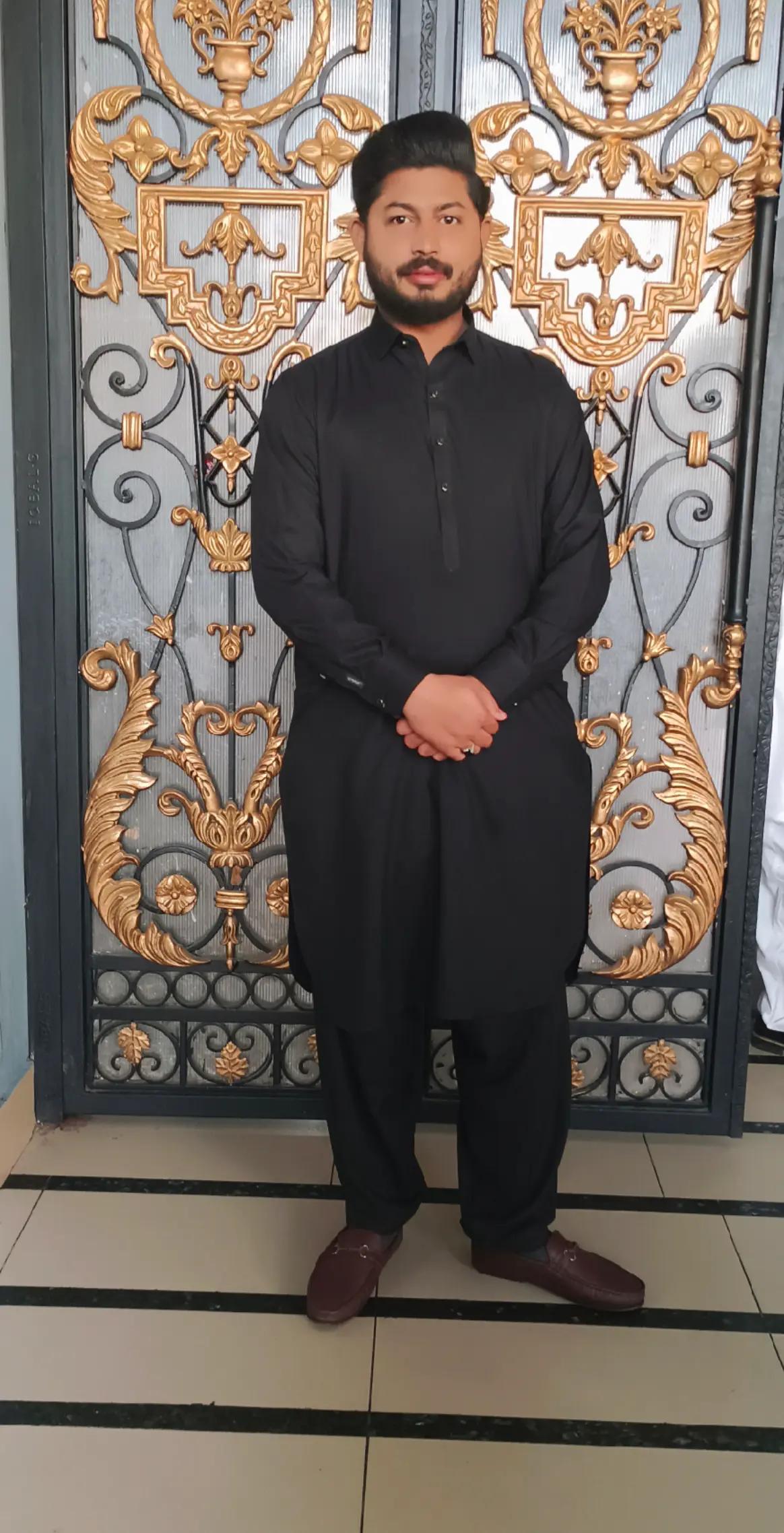 @Mr ShahRukh Cut