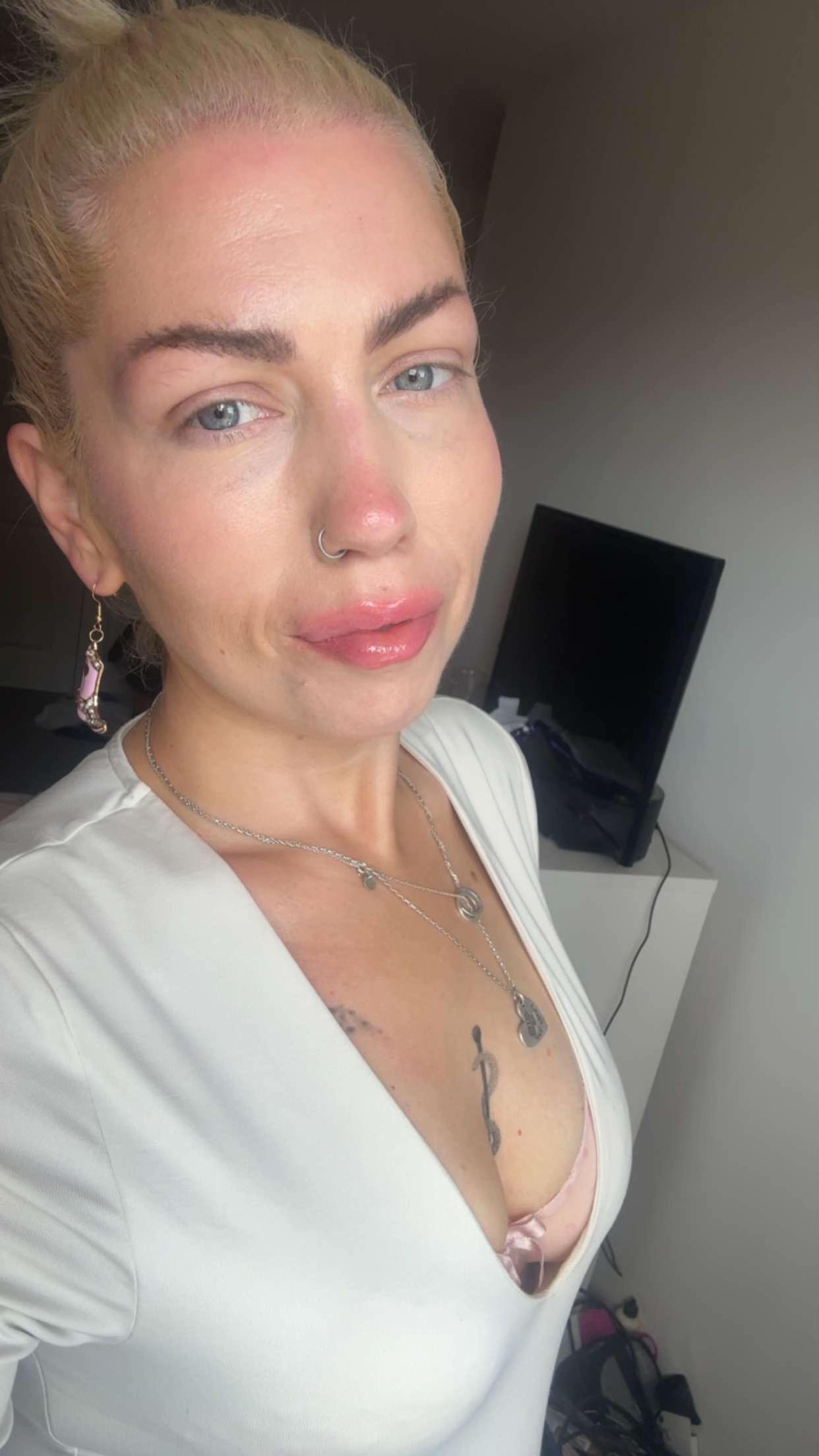 @EllenBridgerMakeupArtist