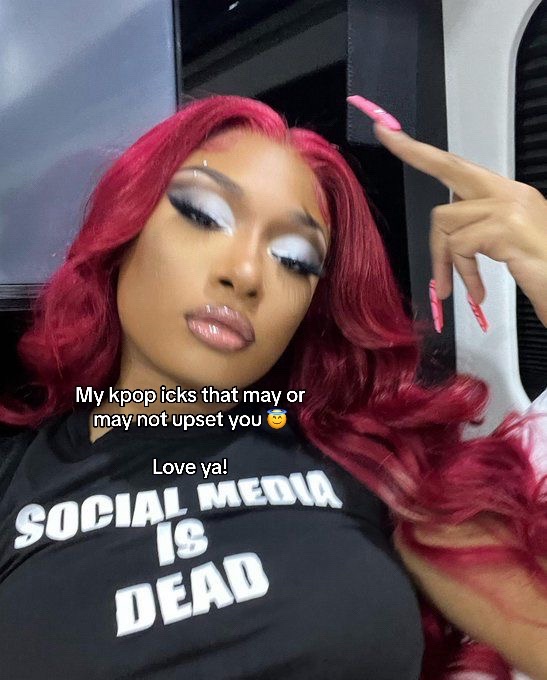 @The #1 Jin & Dahyun stan 🥱