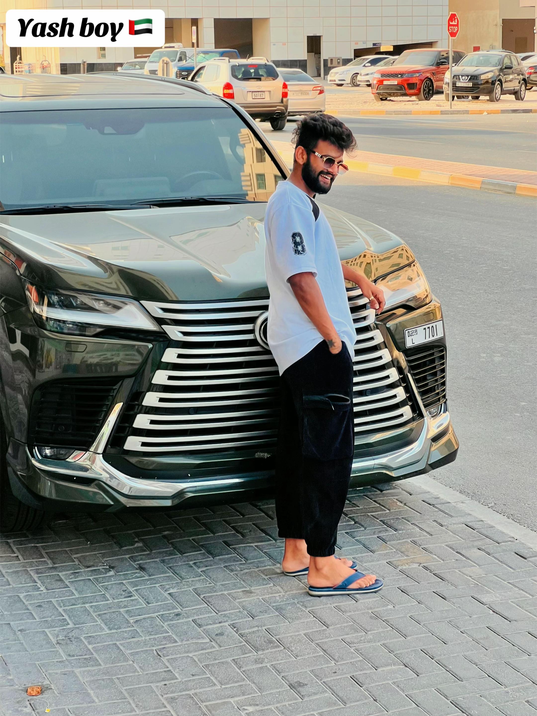 @YASH BOY 🇦🇪