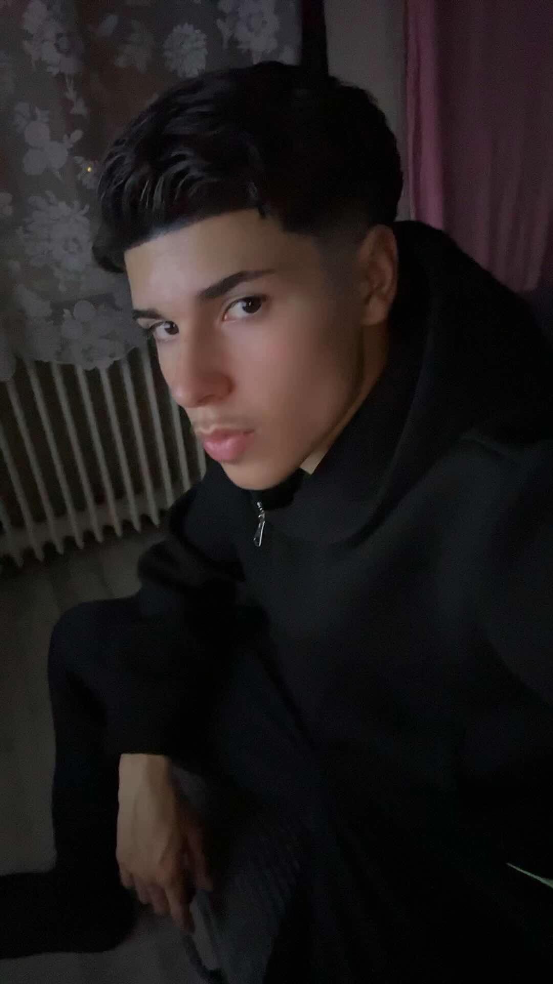 @LA🇦🇱