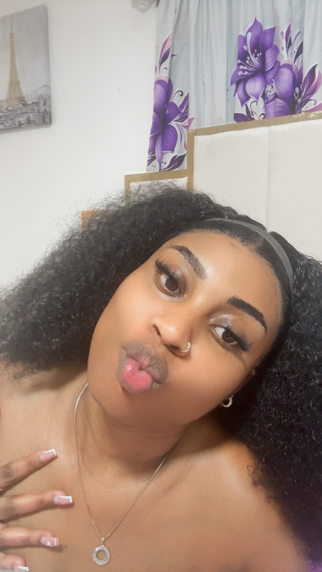 @Queen Chocolate 🍫🌹😘🥵👀