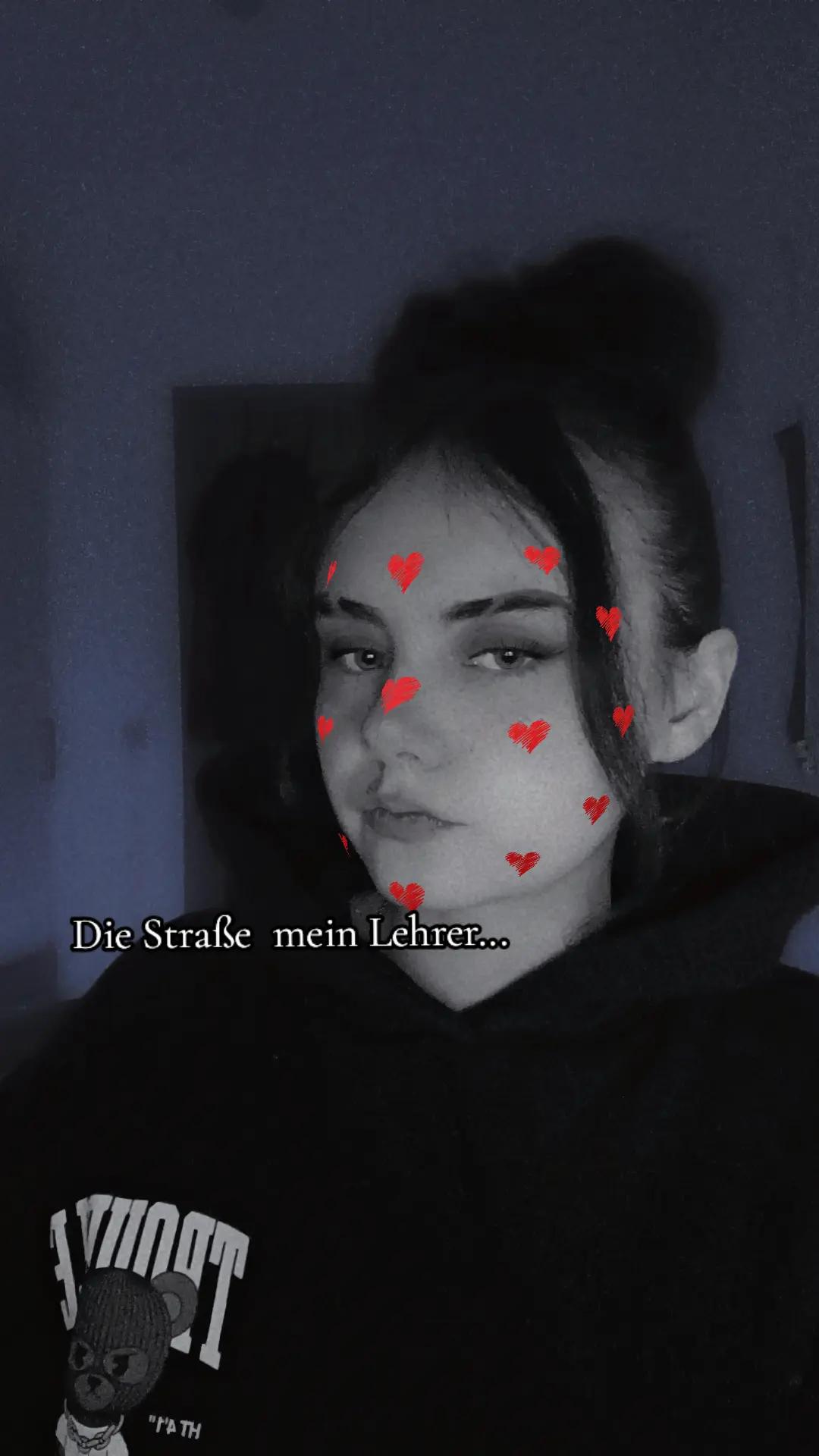 @𝔇𝔢𝔫𝔦𝔰𝔢 ୨୧🧸🐍