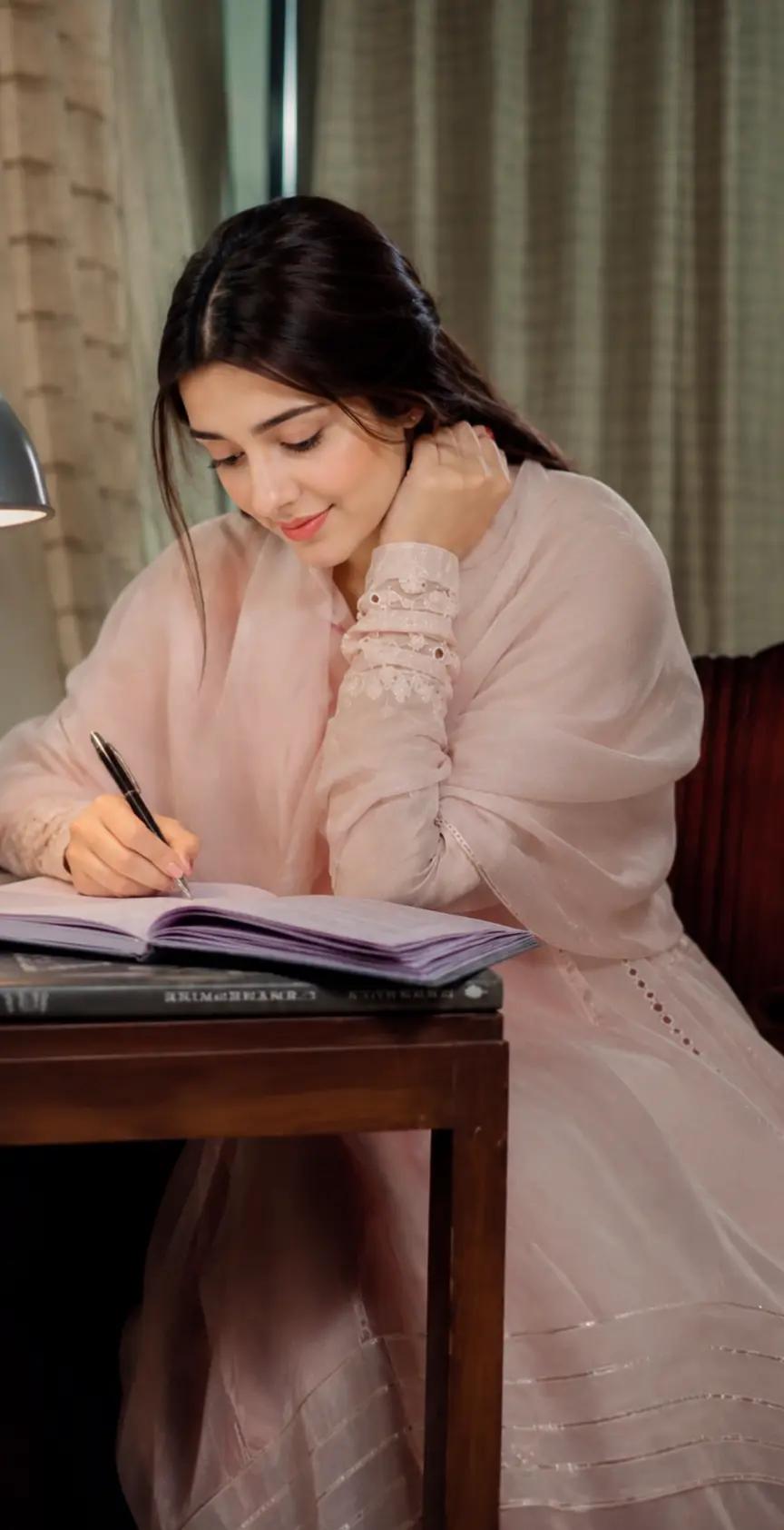 @Hira Khan
