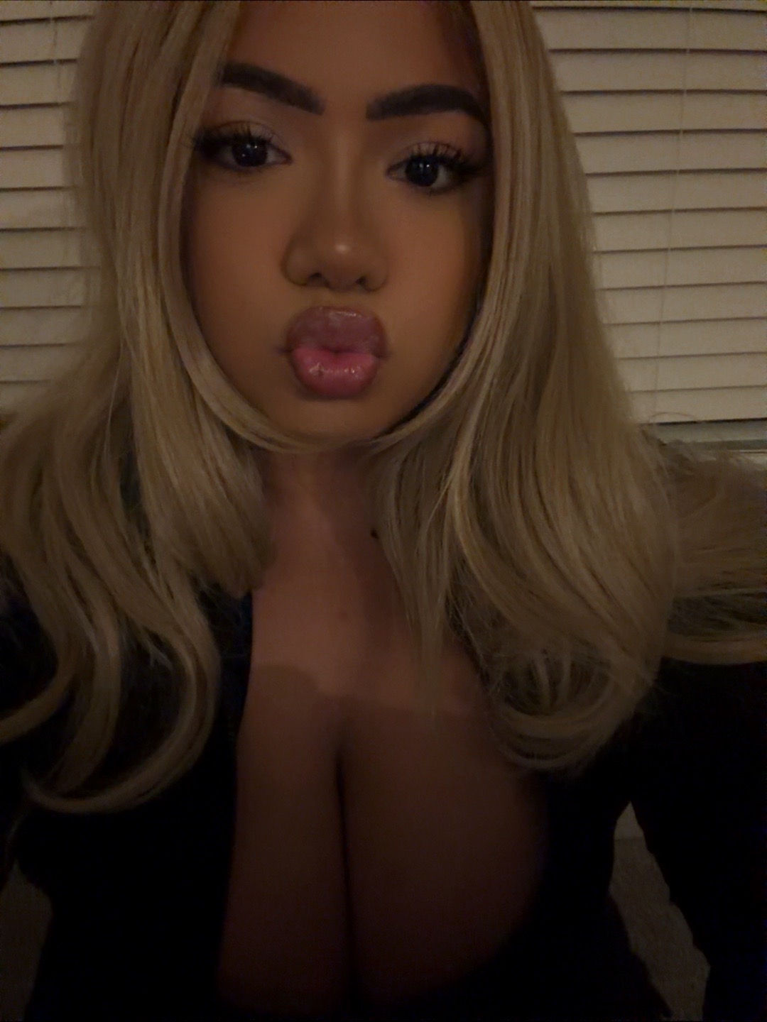 @travelwithrin