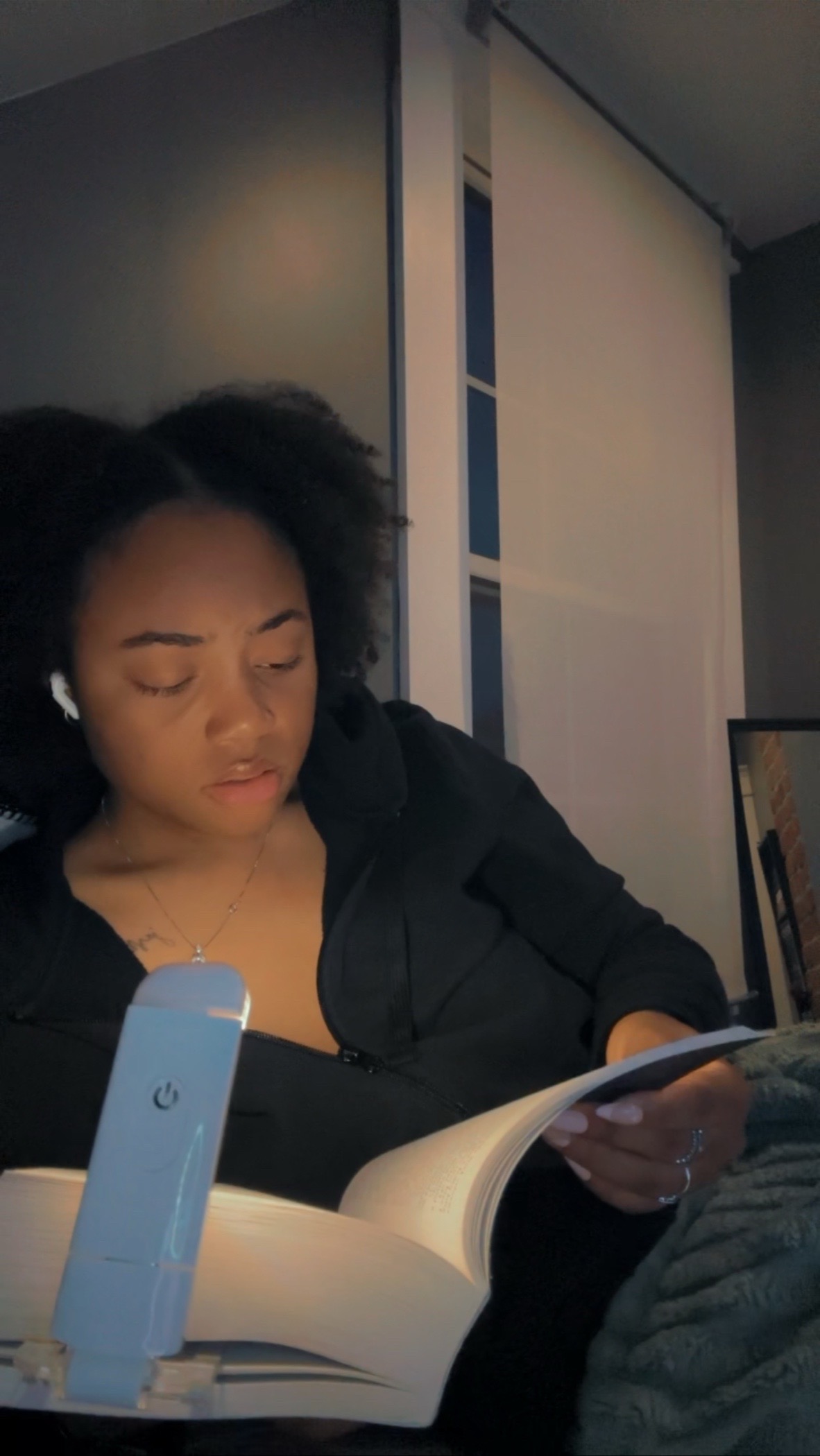 @mesha.reads 📚🩵