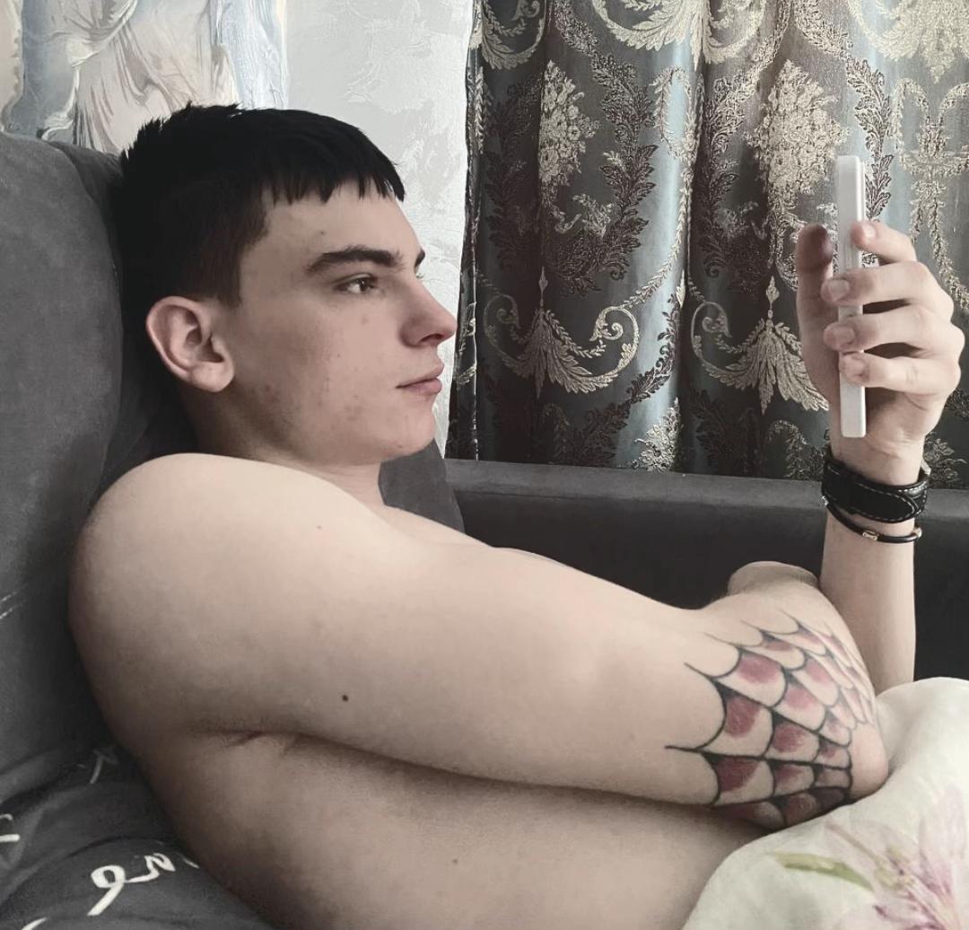 @𝕹𝖆𝖗𝖐𝖔𝖟 🕸️