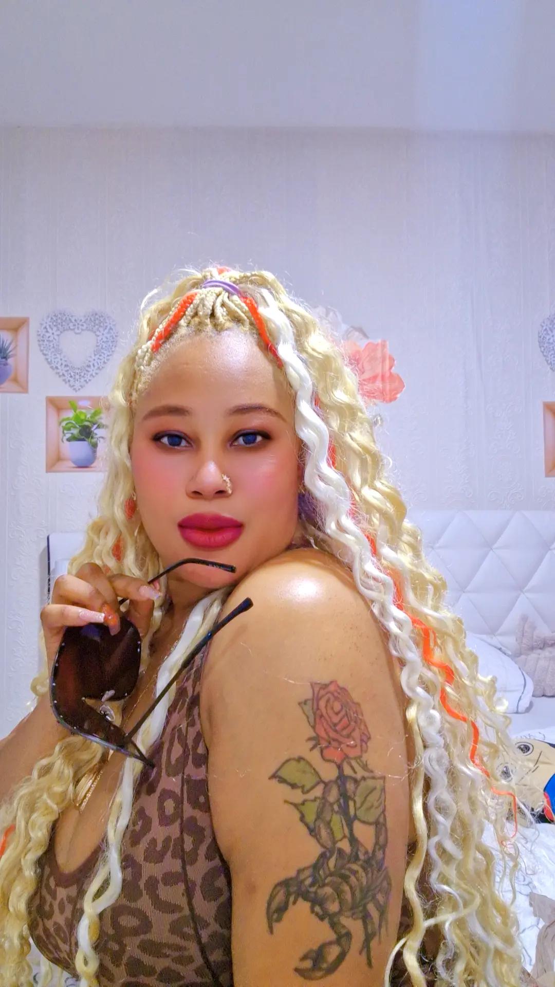 @legit Queen Ent