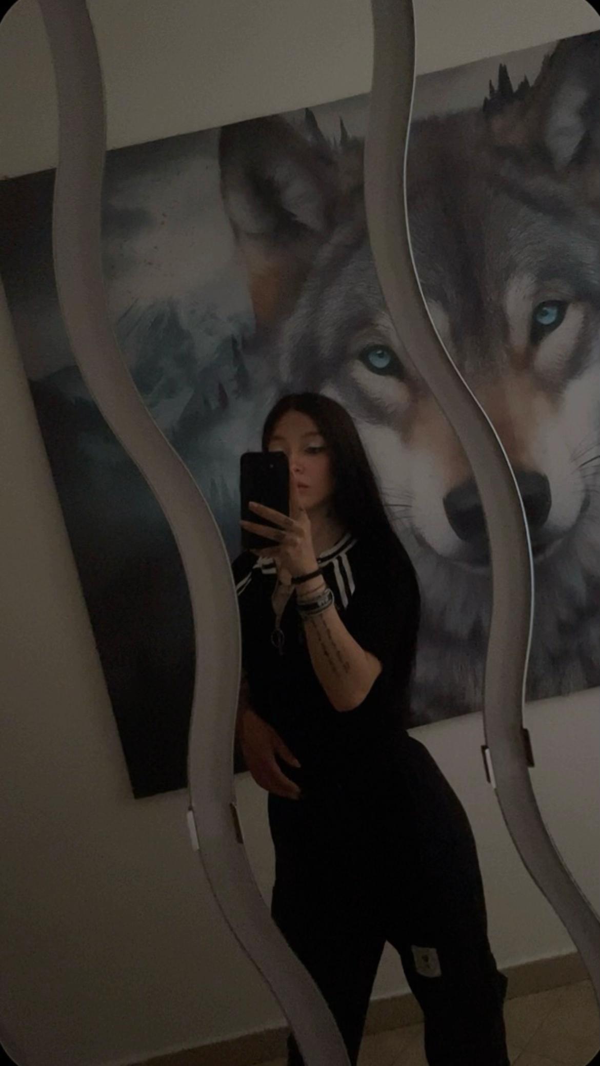 @Mary🐺🌹