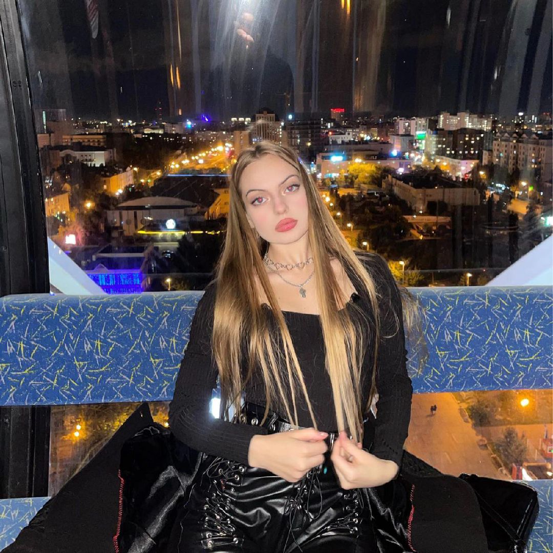 @Lola_kuper