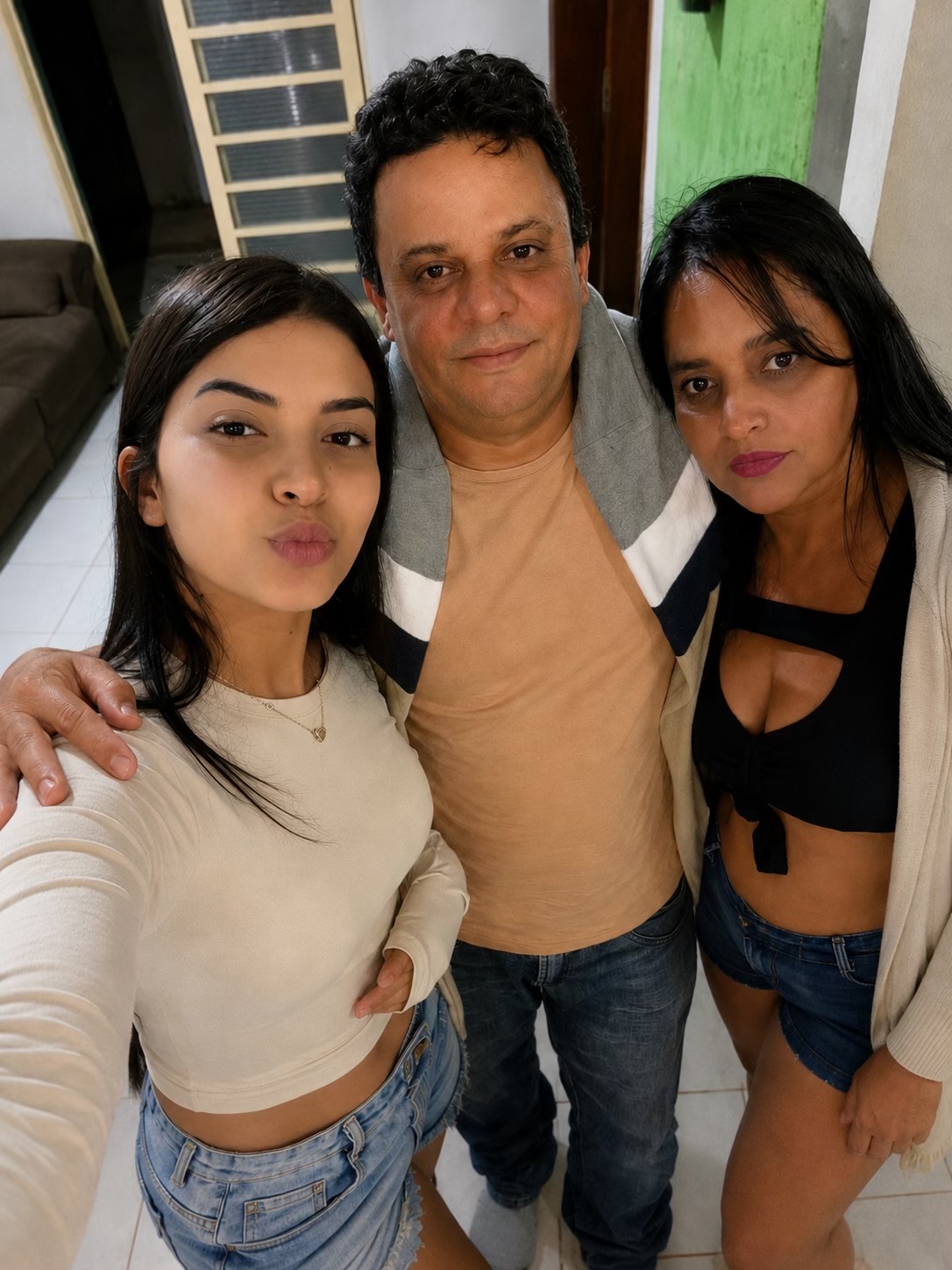 @Bruna Ellem751