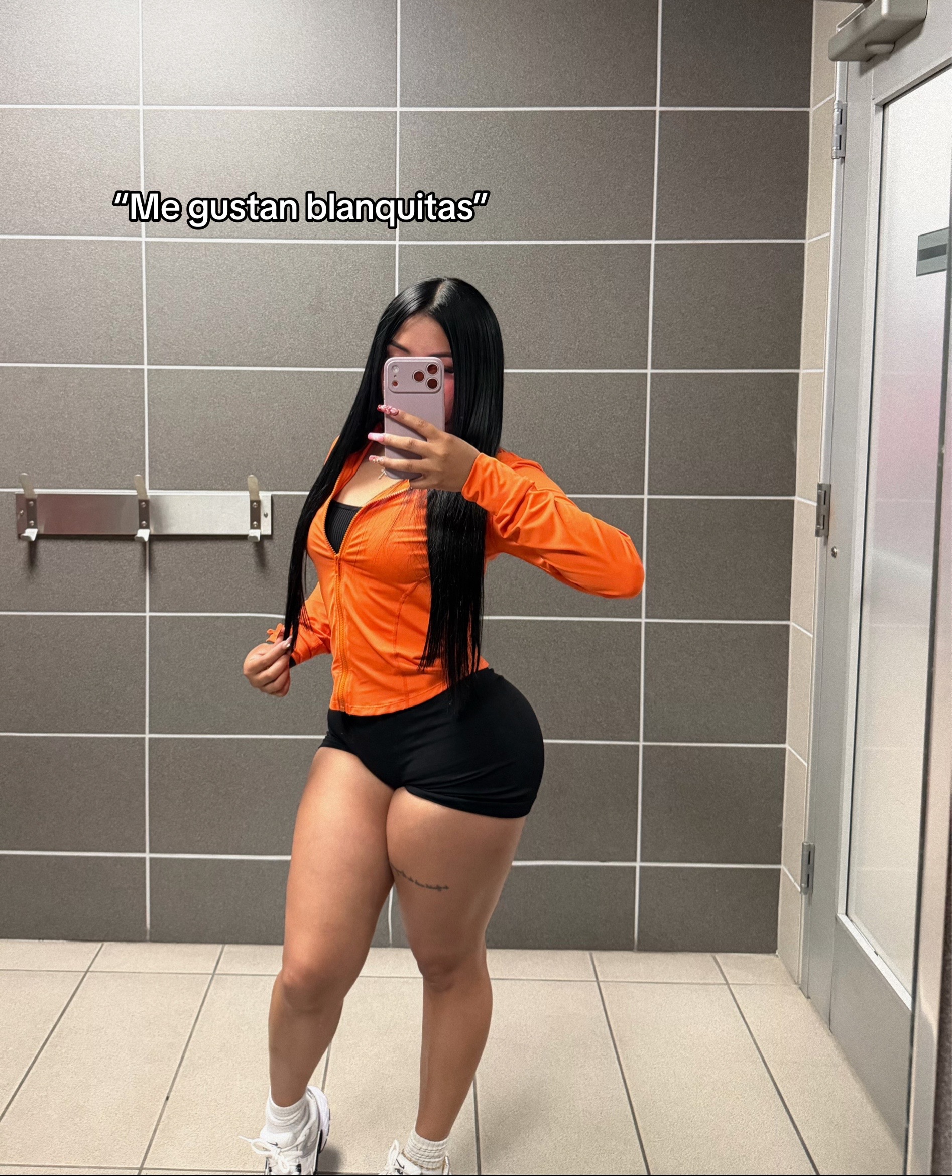 @Alexandra López