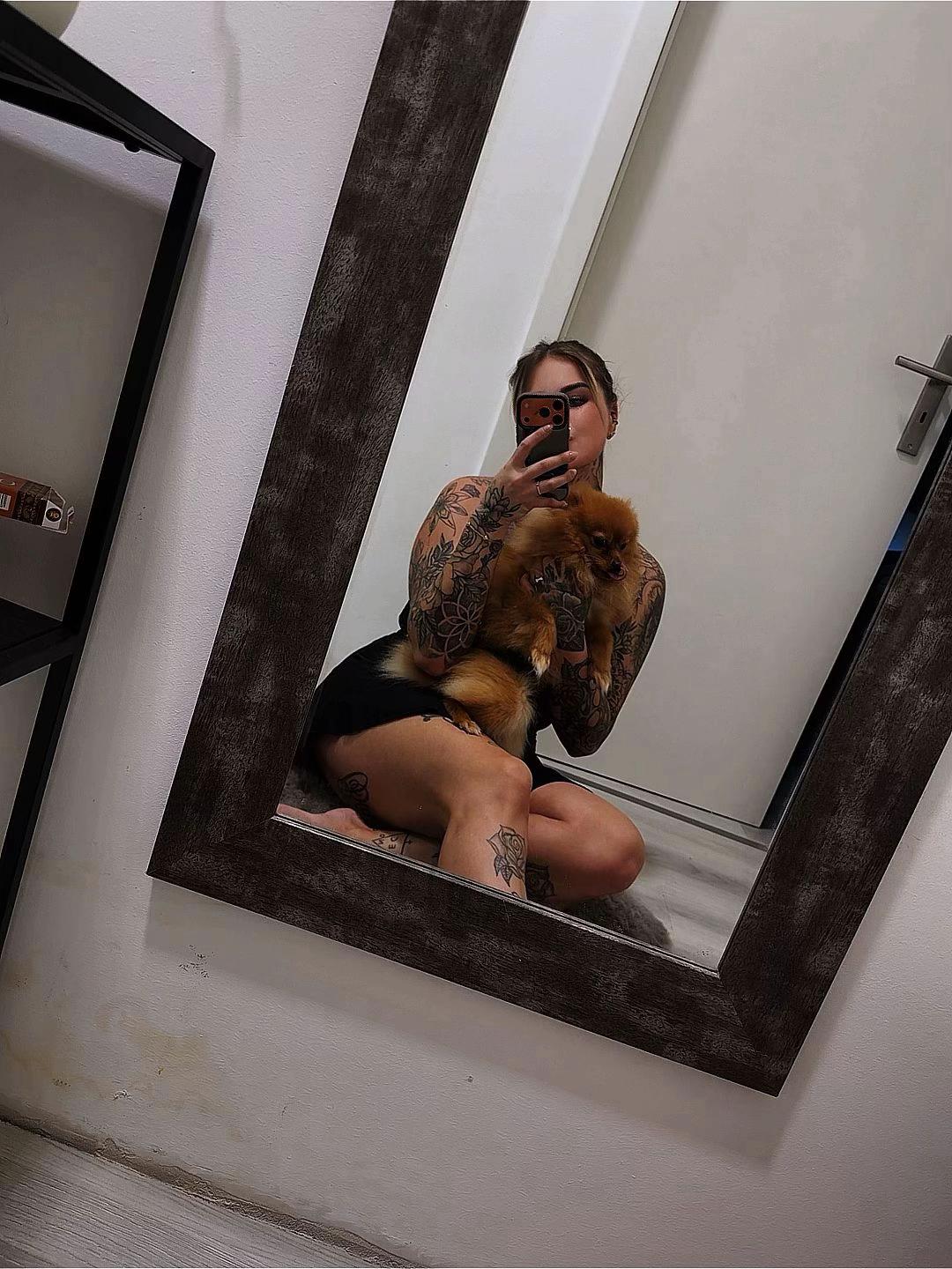 @Lealein24