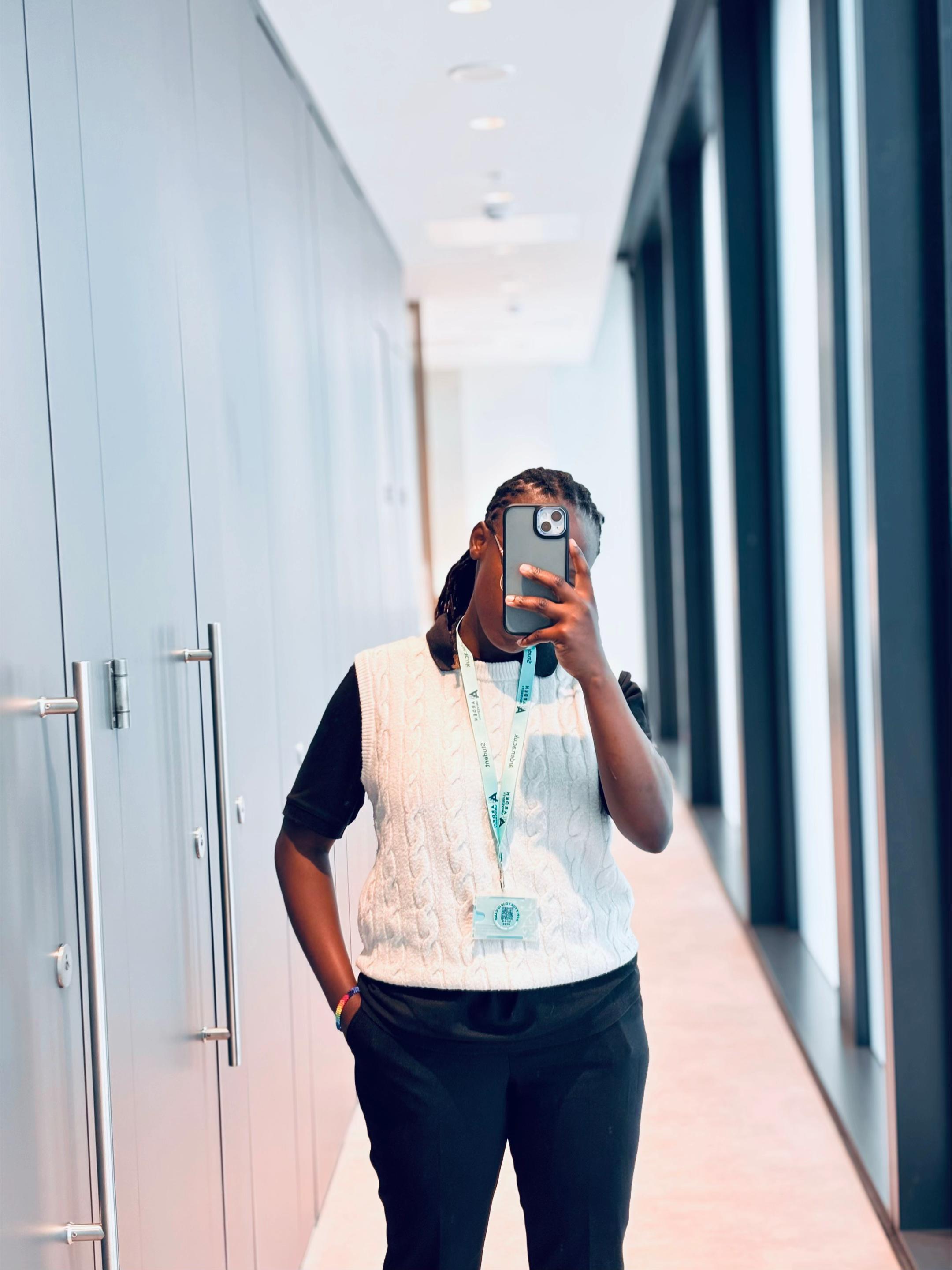 @𝗕𝗥𝗘𝗘☑️