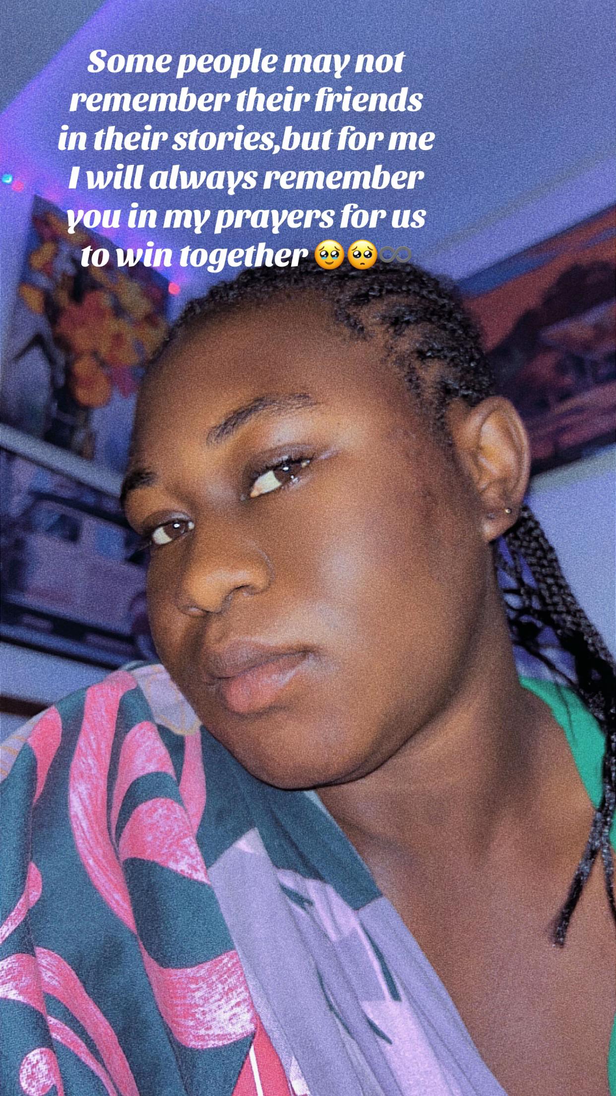 @She’s alone 😤😞🥺