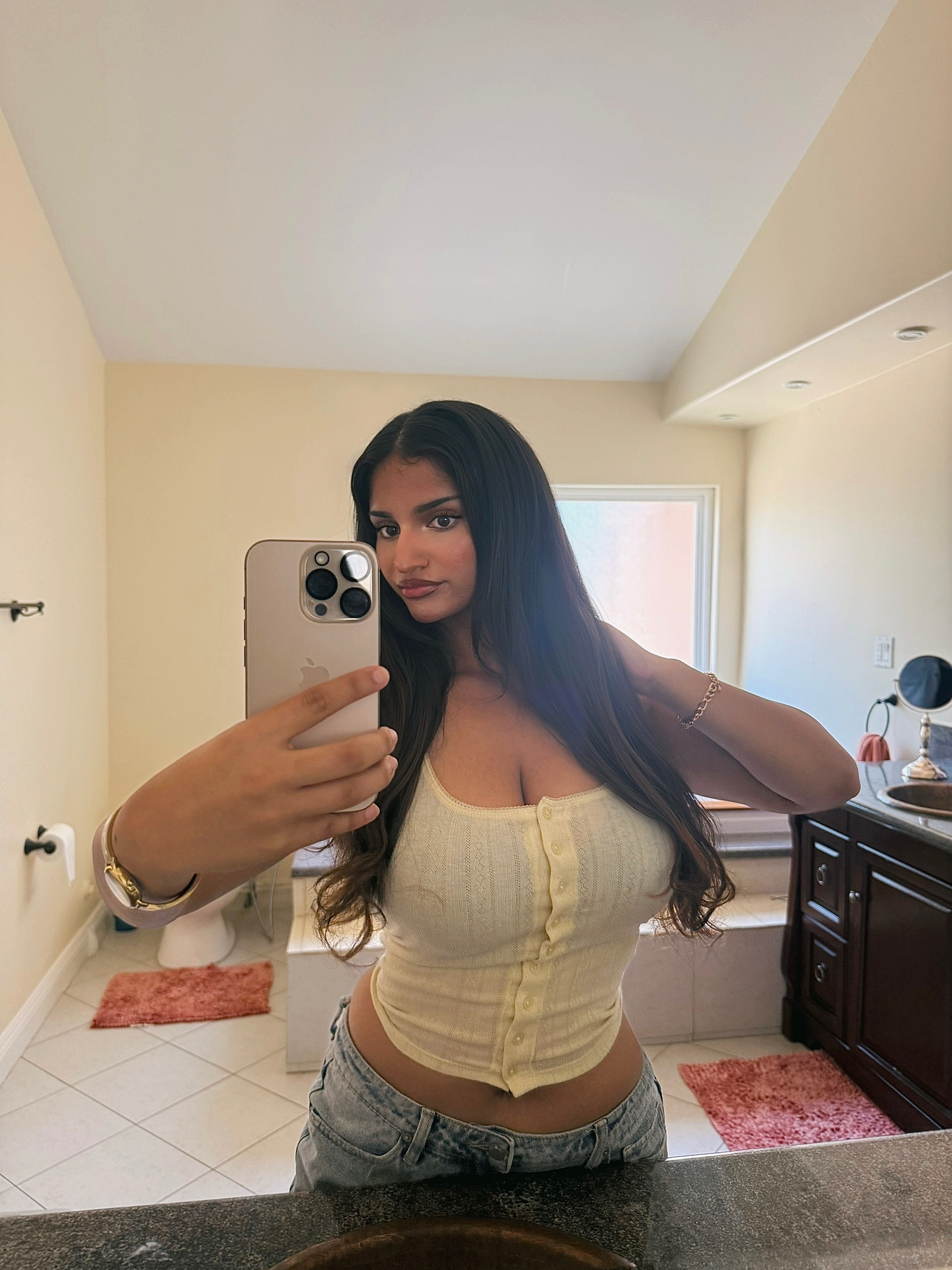 @Daybae