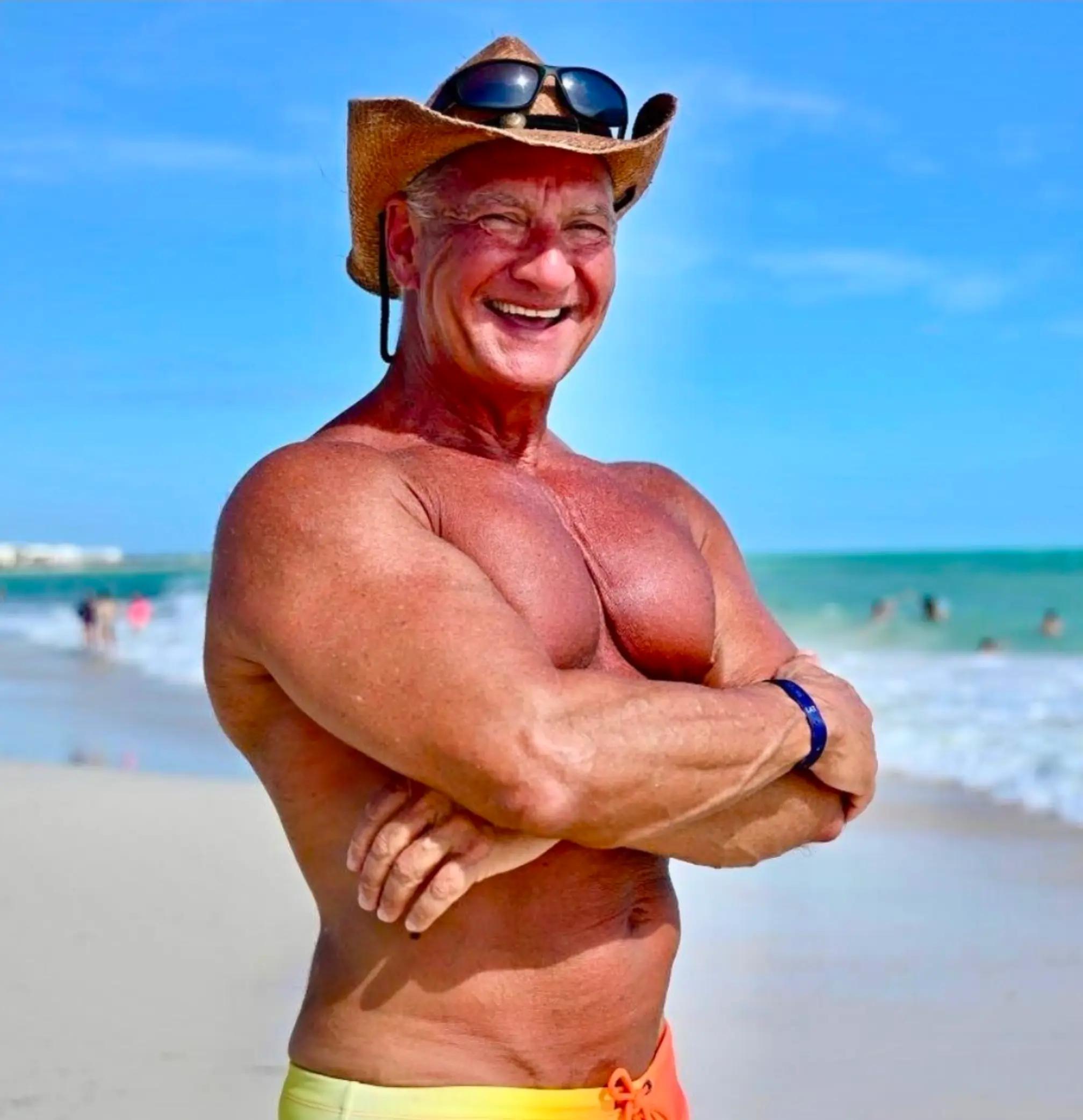 @muscledaddies