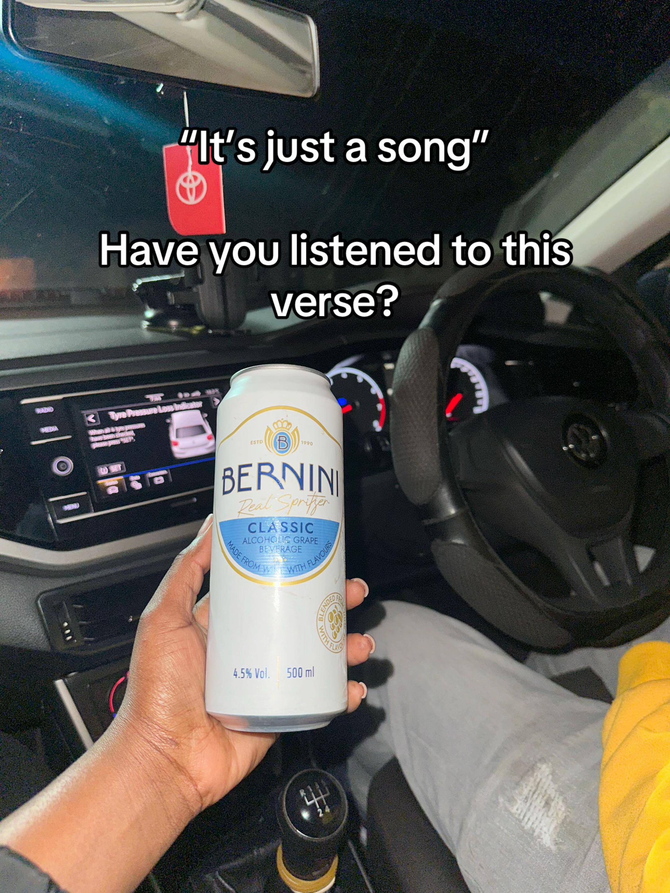 @VERONICA MANAGA🤍