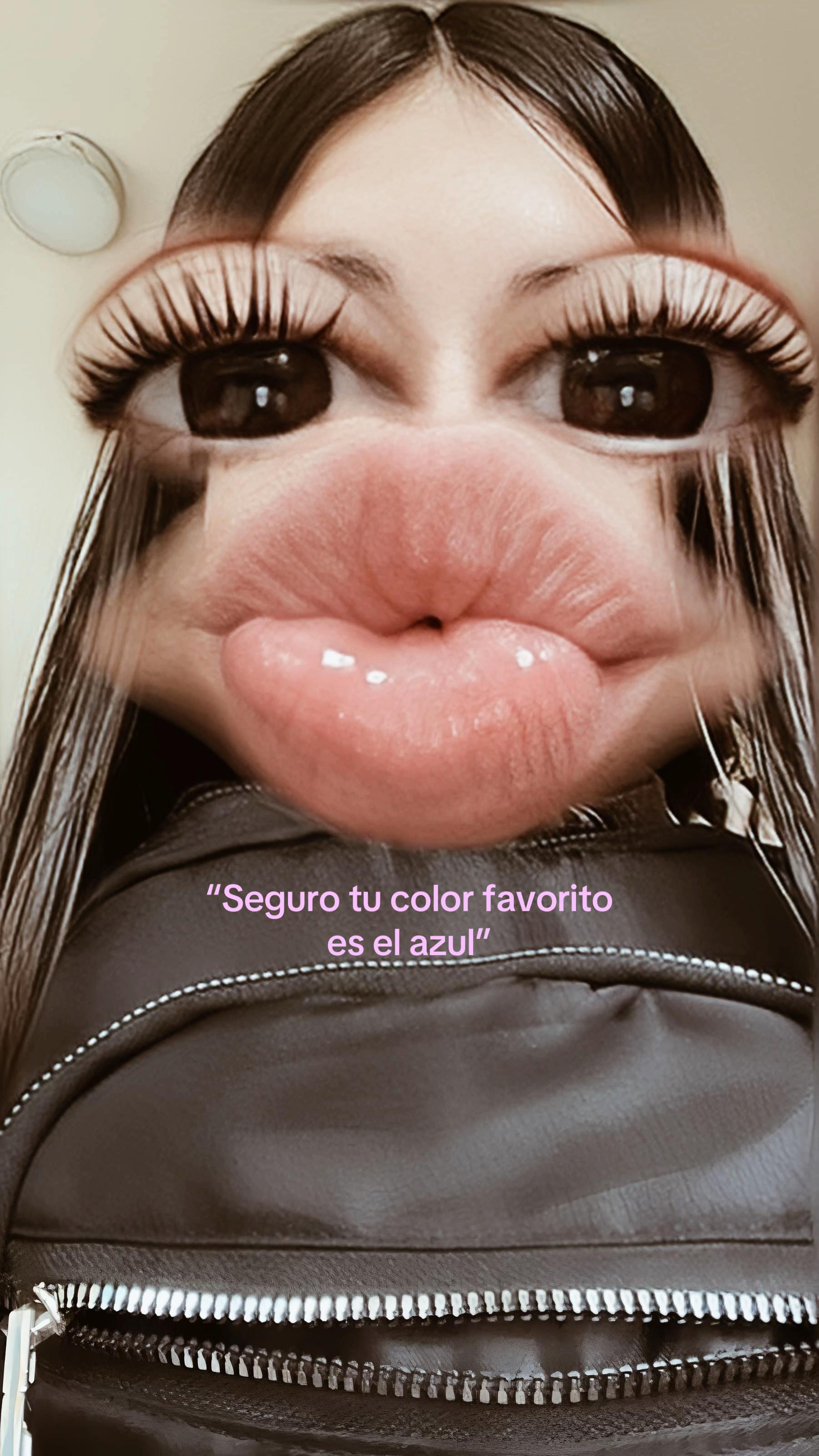 @•