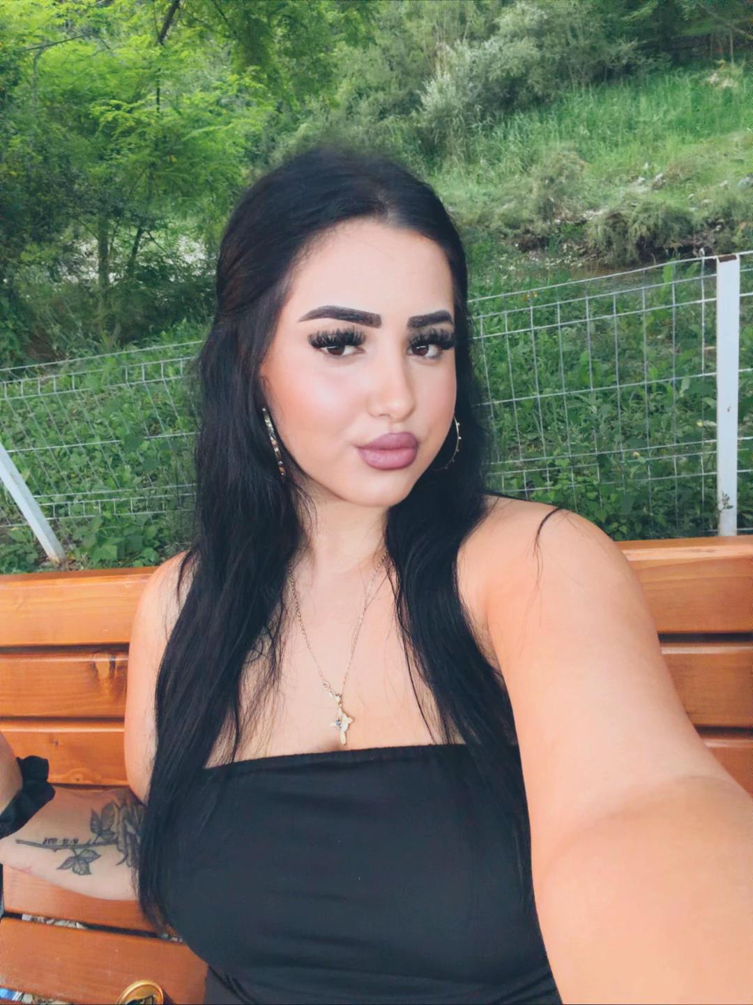 @Corinushh