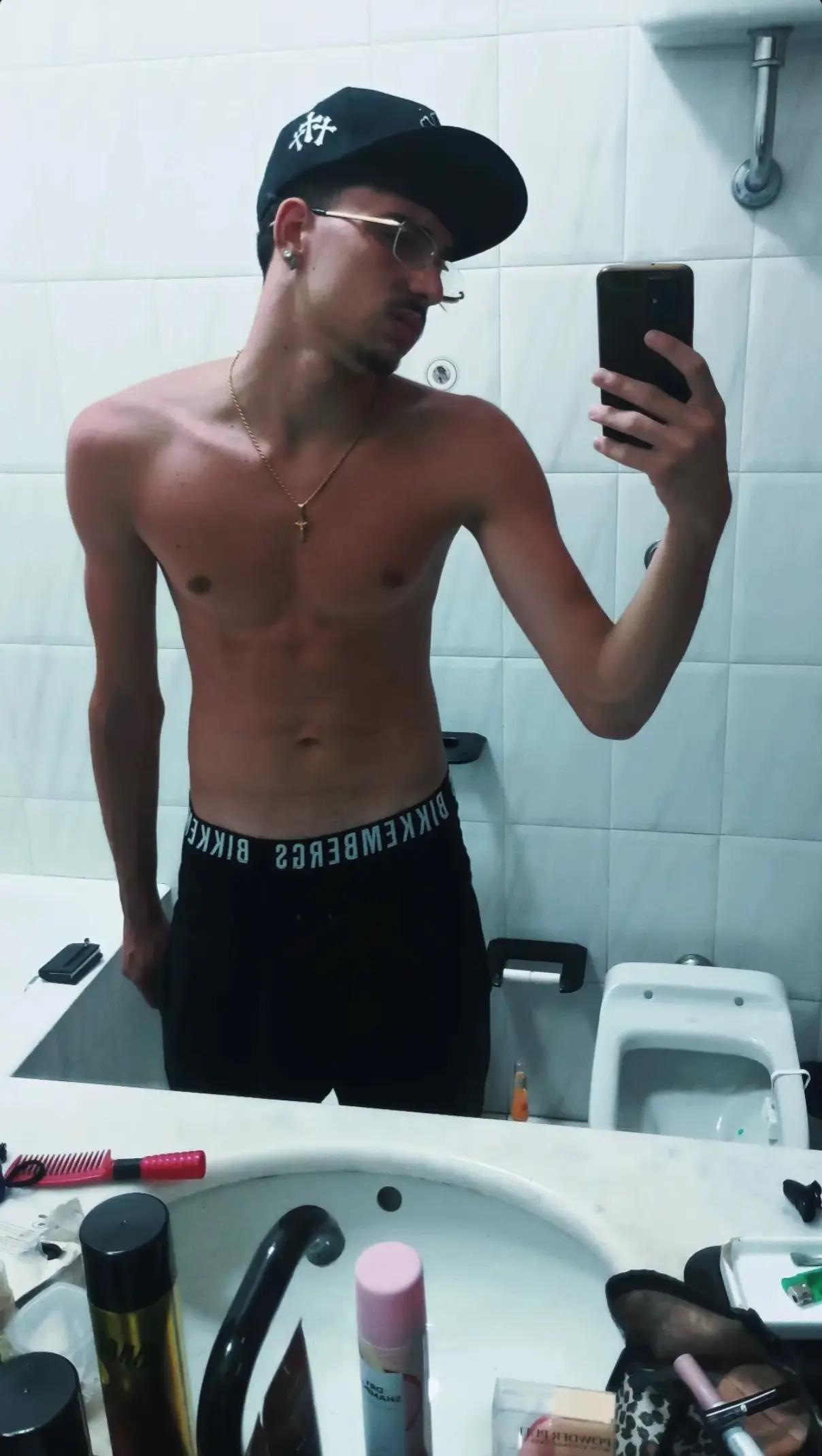 @4🧱
