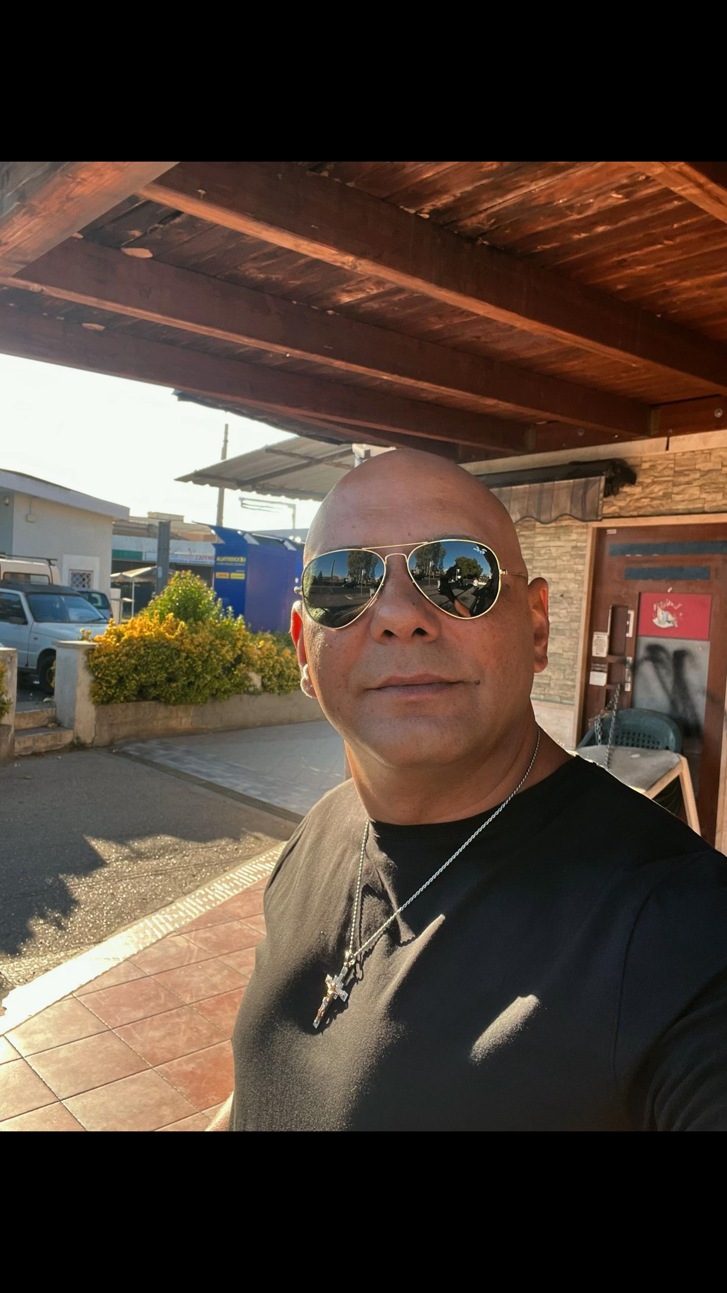 @Tonycrl