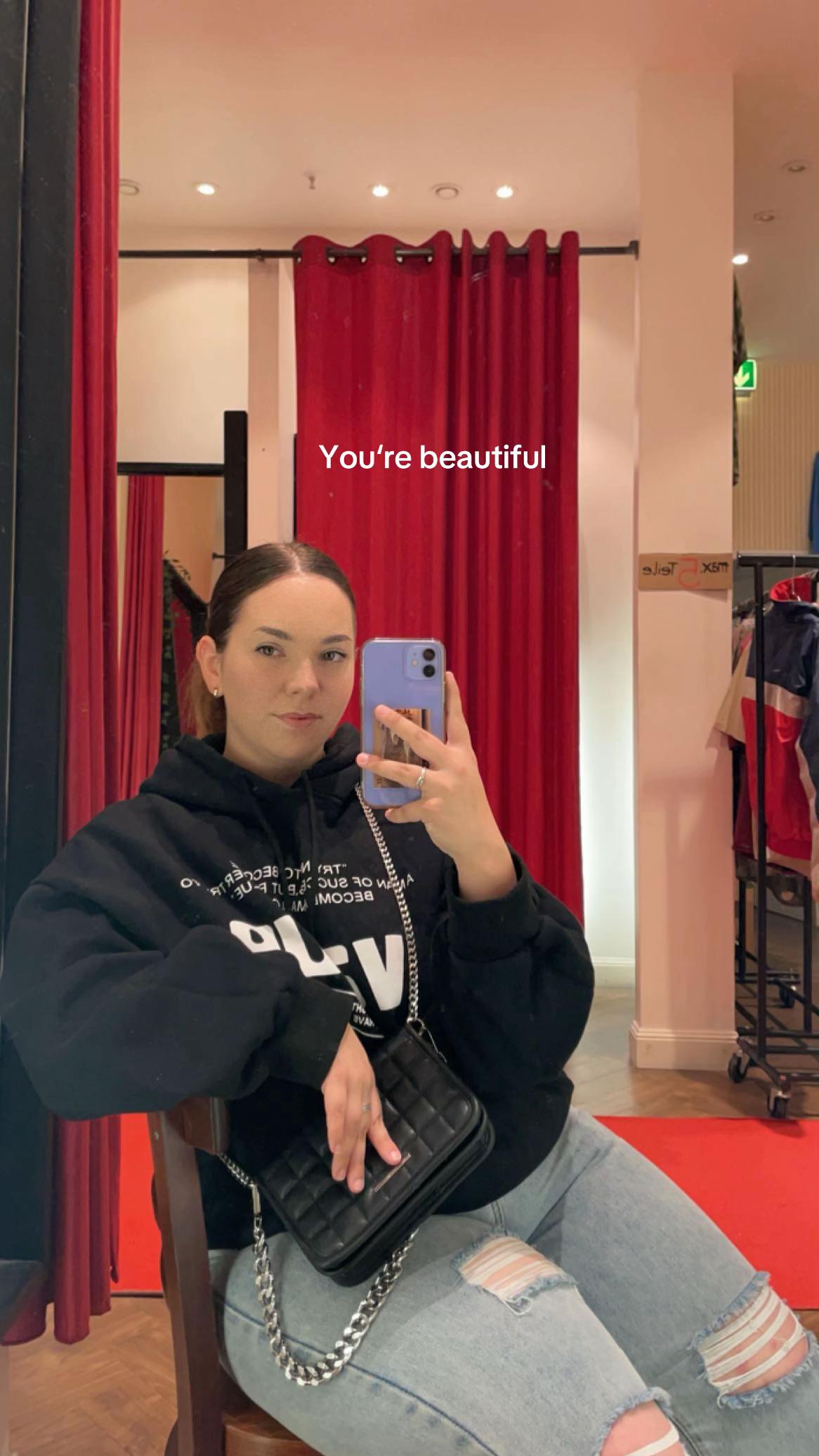 @𝑱𝒆𝒔𝒔𝒊☁️