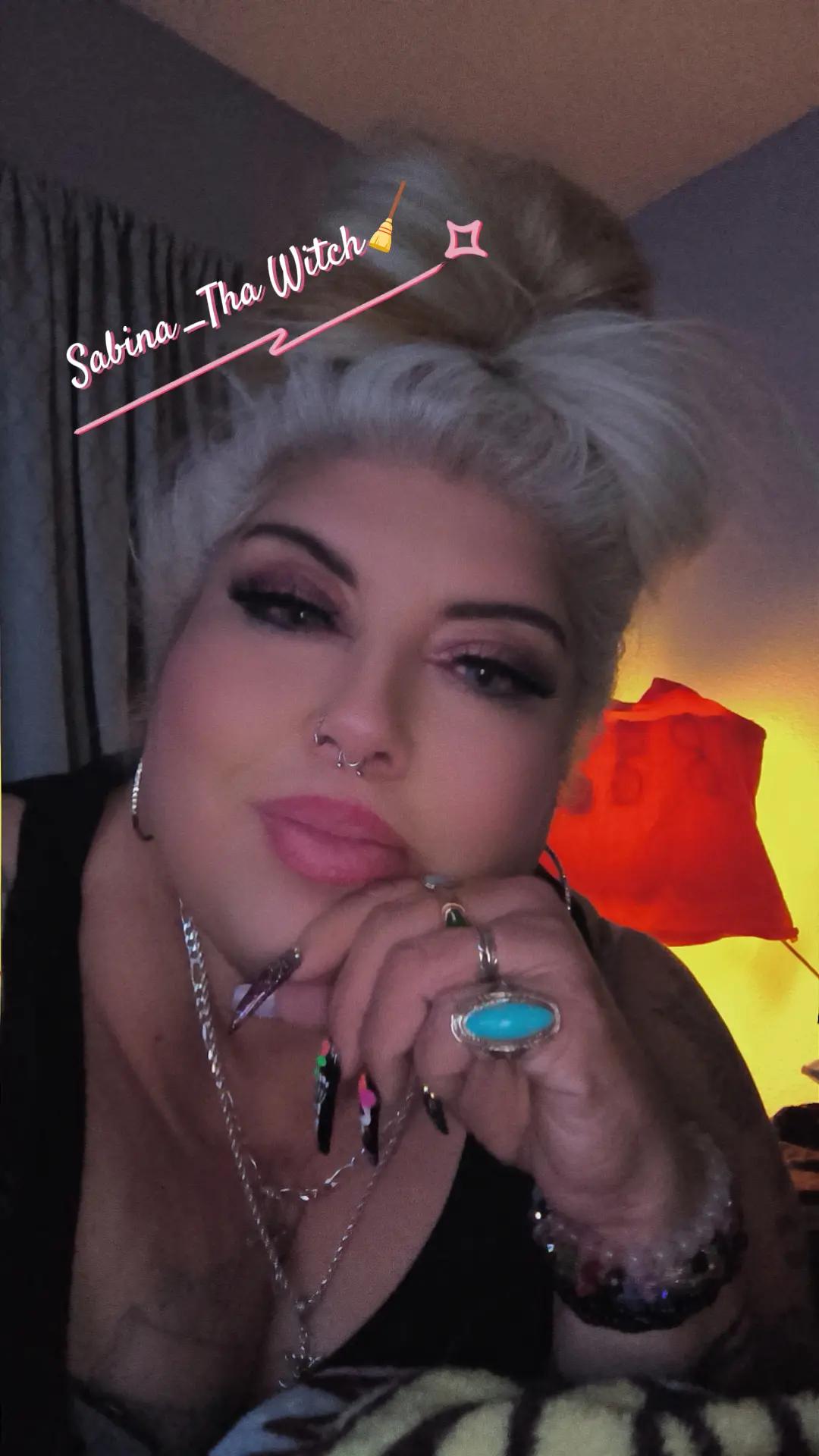@Sabina tha witch 🧹