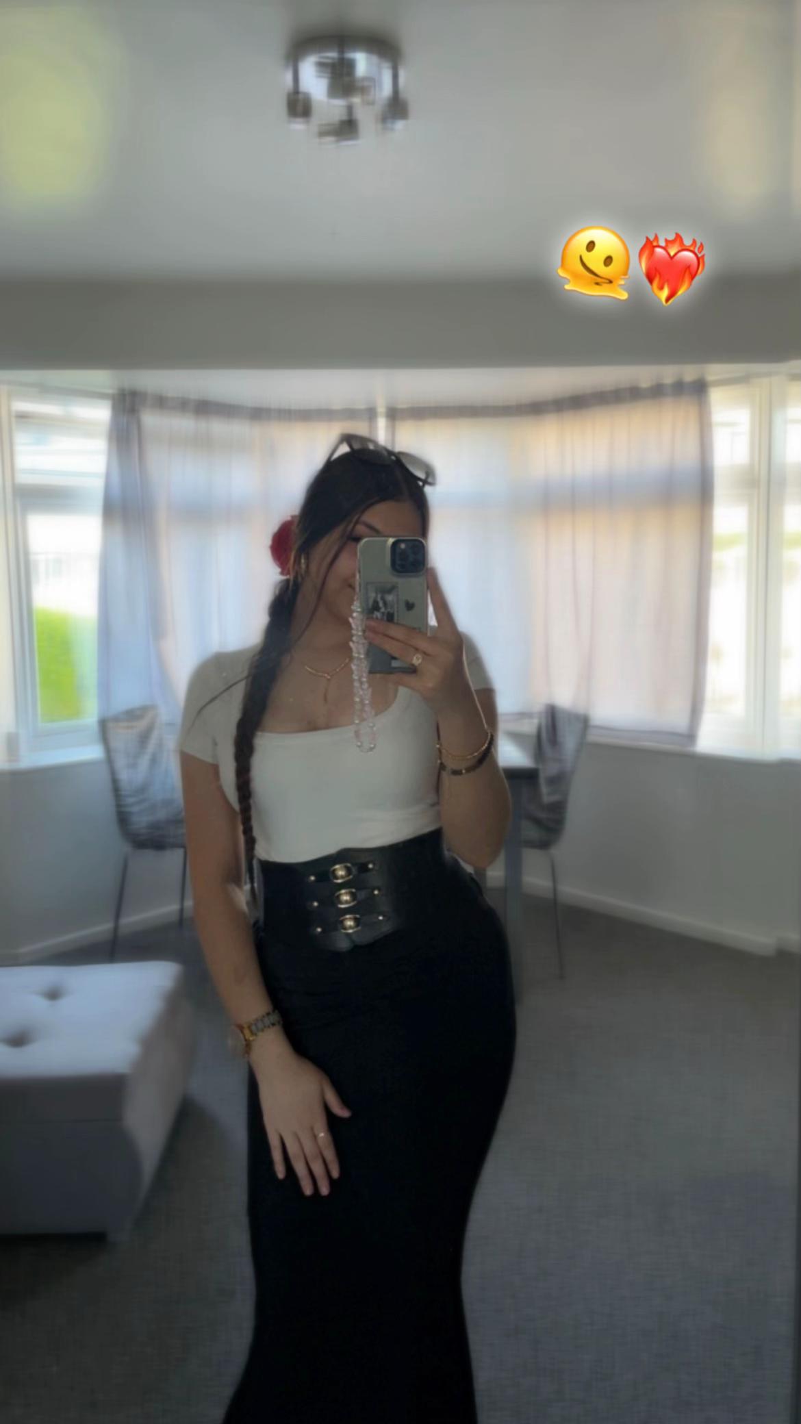 @⚜️ 🤍𝓜𝓸𝓷𝓪 🤍⚜️