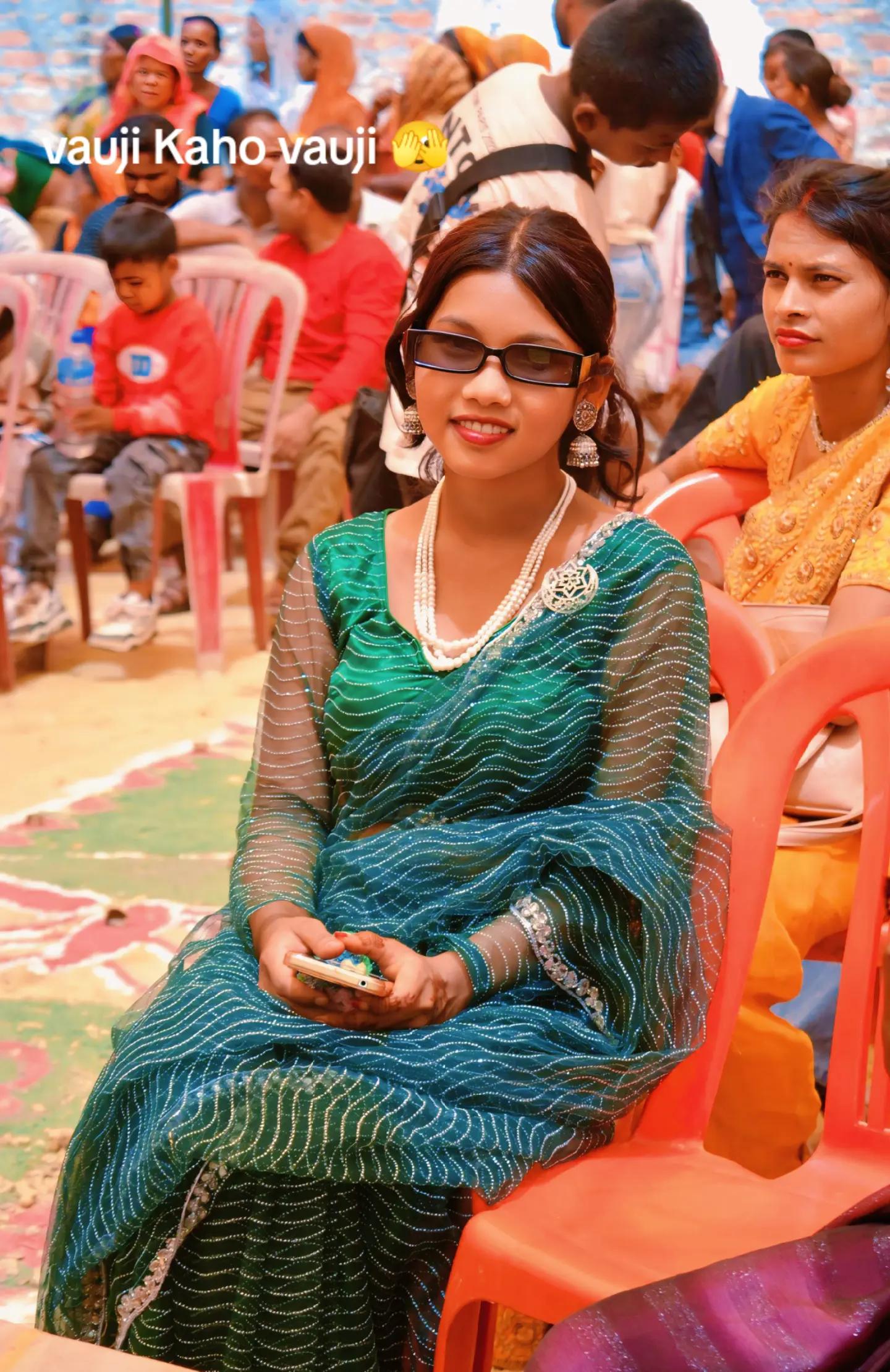 @माहा रानिᥫ᭡B
