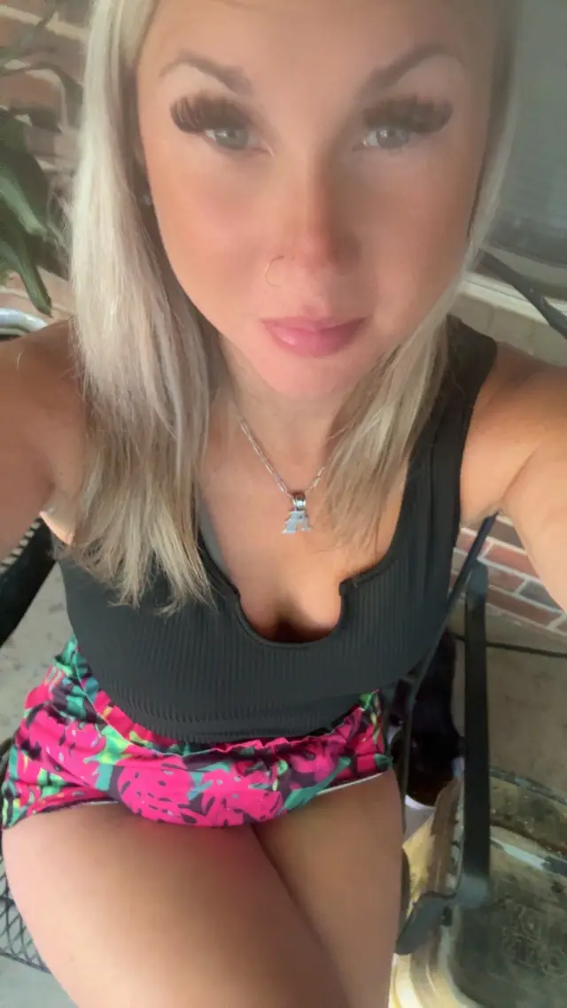 @amienicole