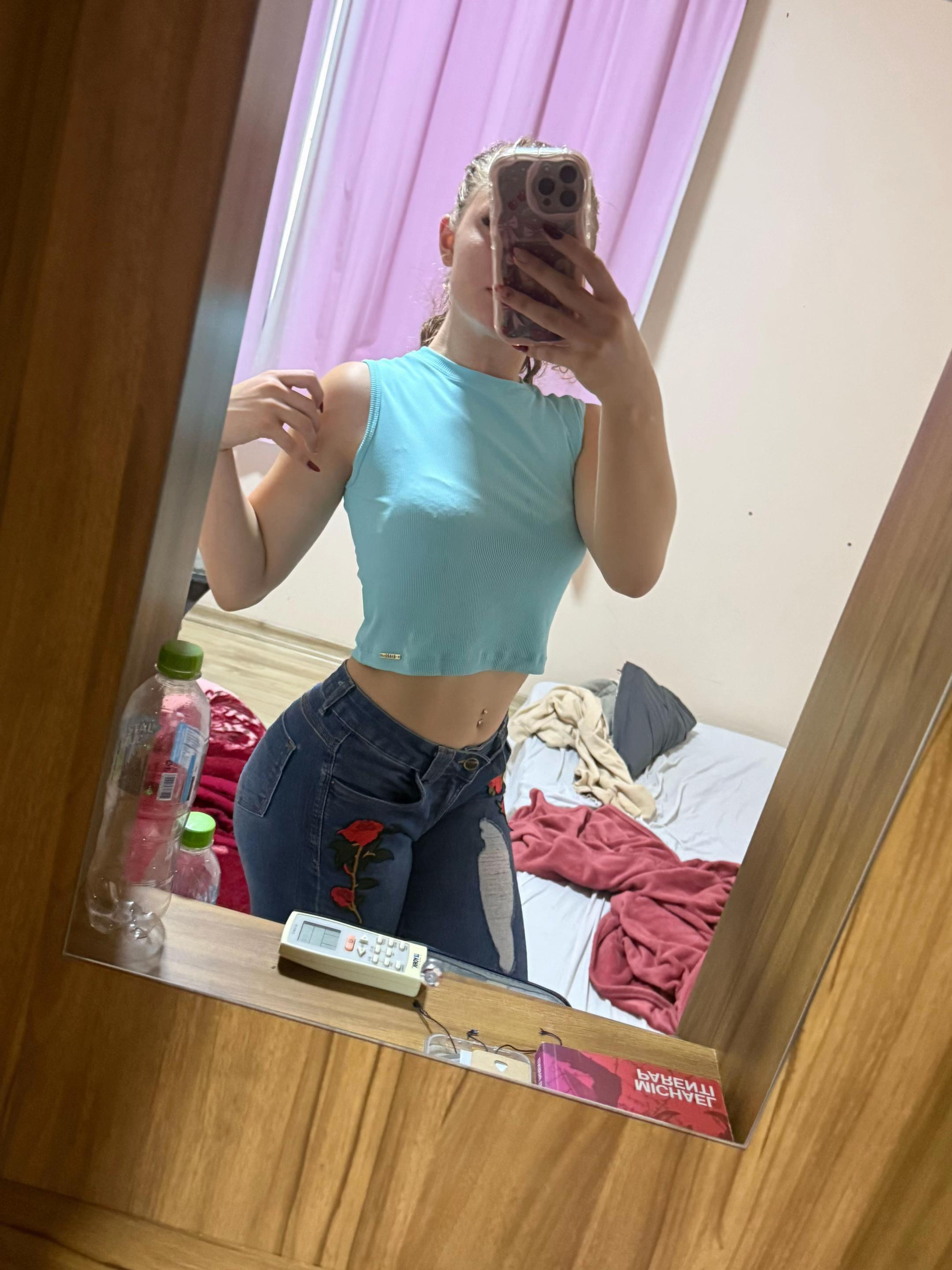 @🧜🏻♀️
