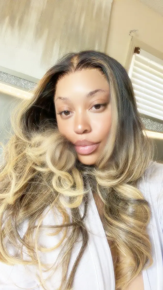 @UniquelyMahoganyy