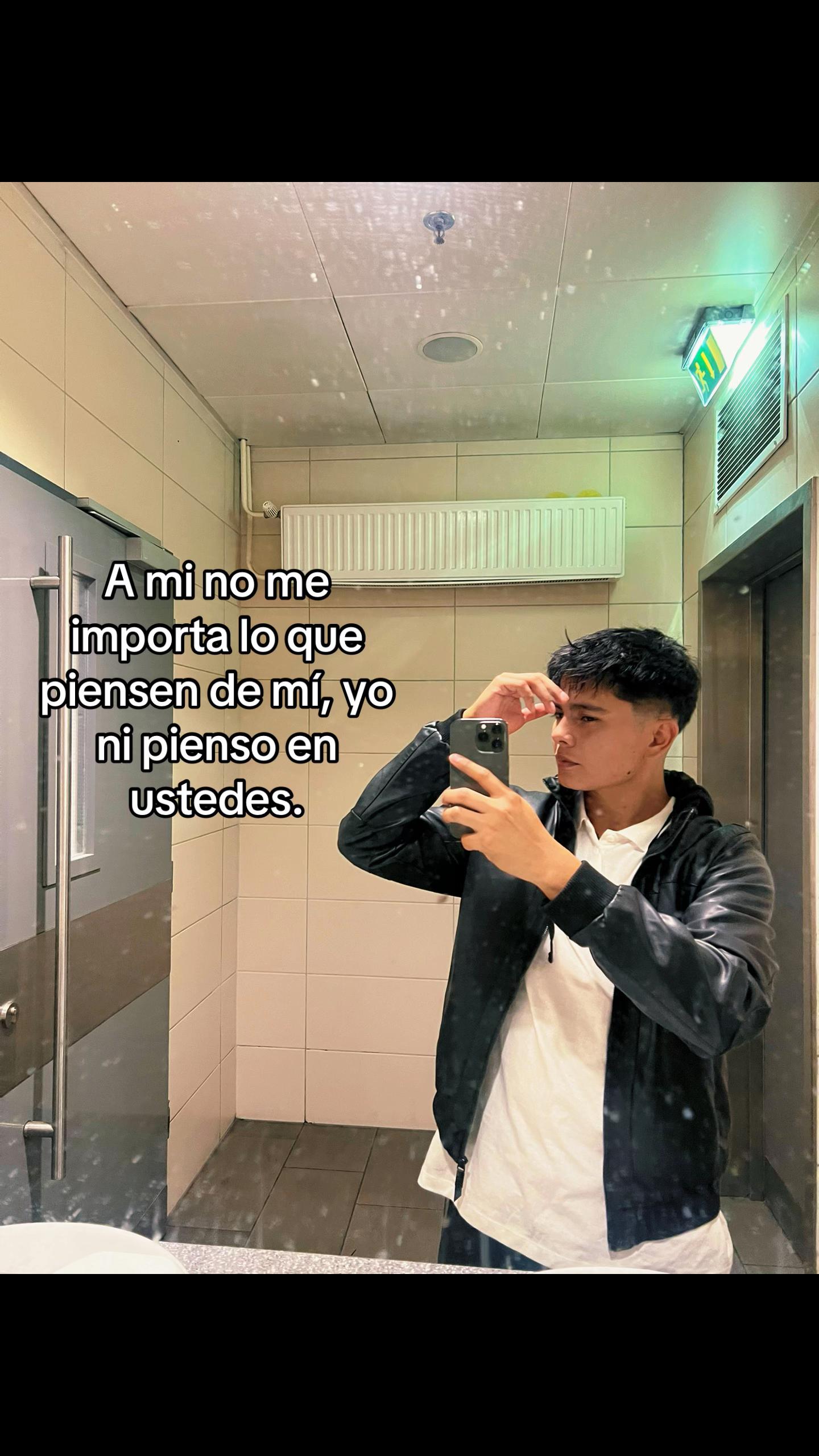 @WhatStory🥃🧃