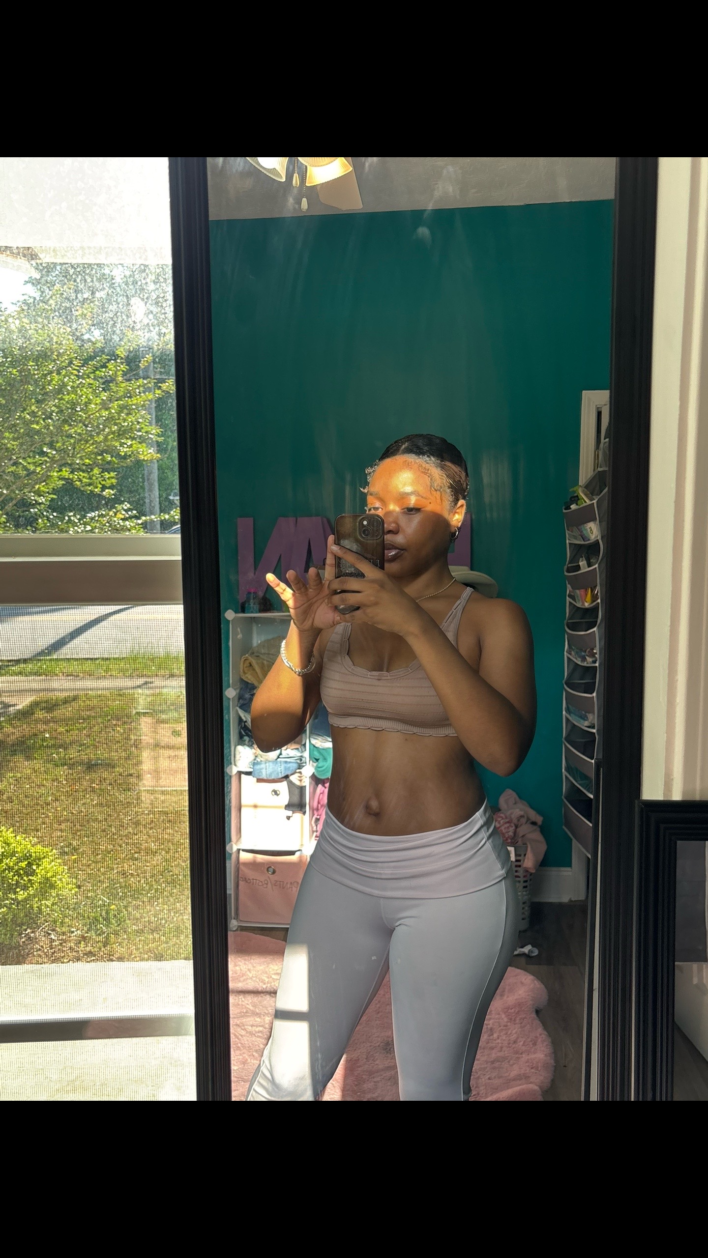 @raelovely
