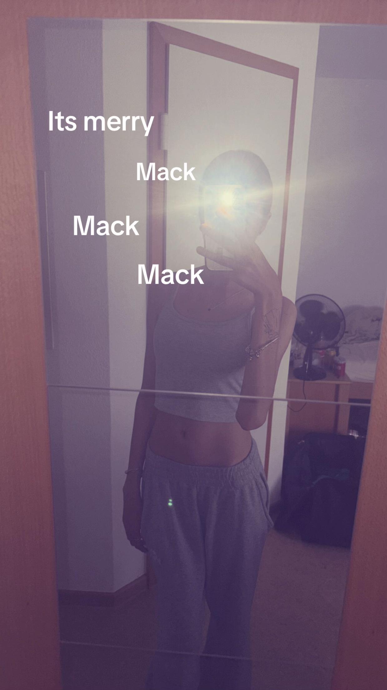 @𝐄𝐦𝐦𝐲