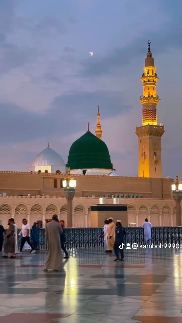 @تاجدارِ ختم نبوت زندہ باد ❤️