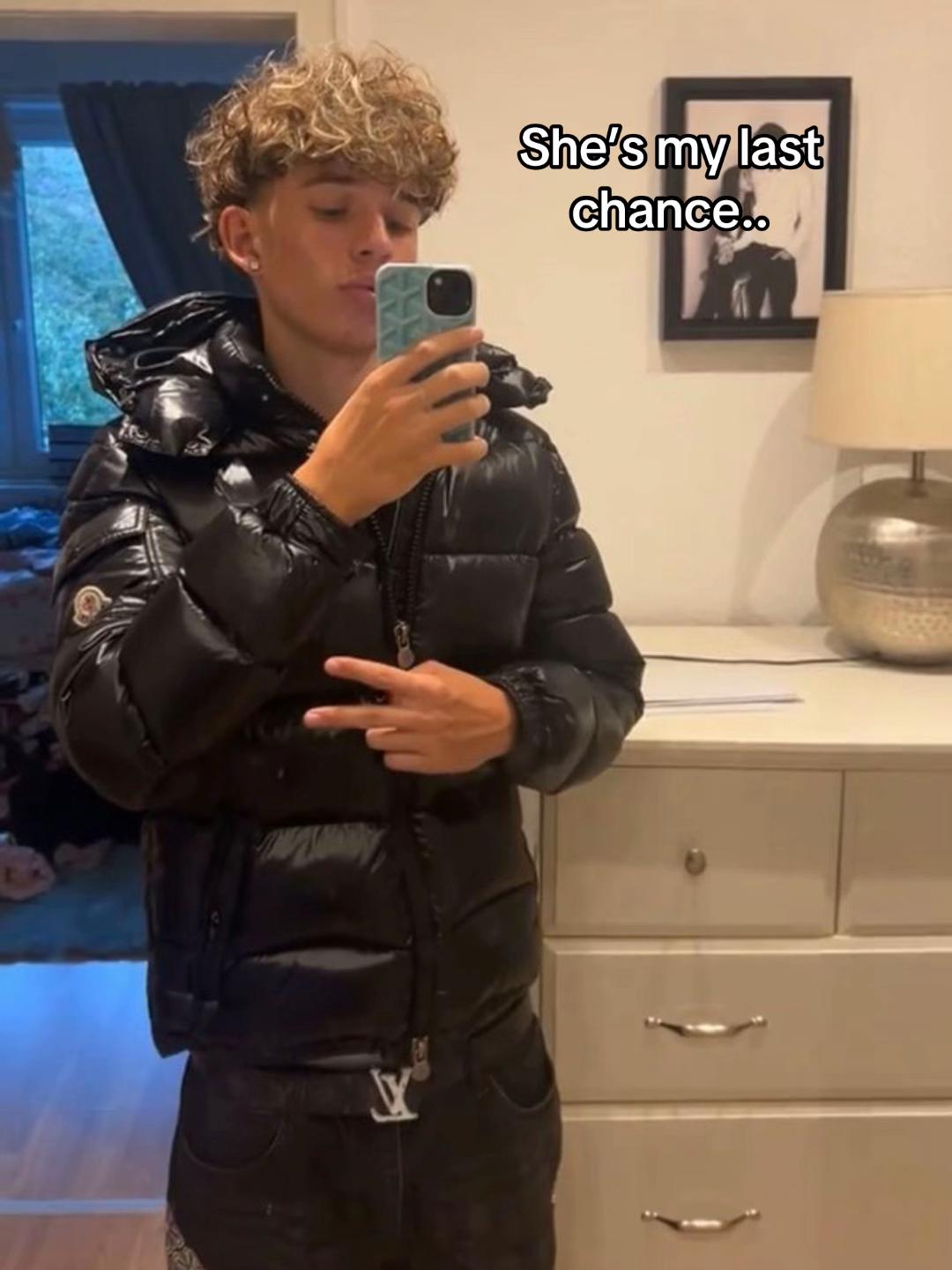 @𝑲𝟗