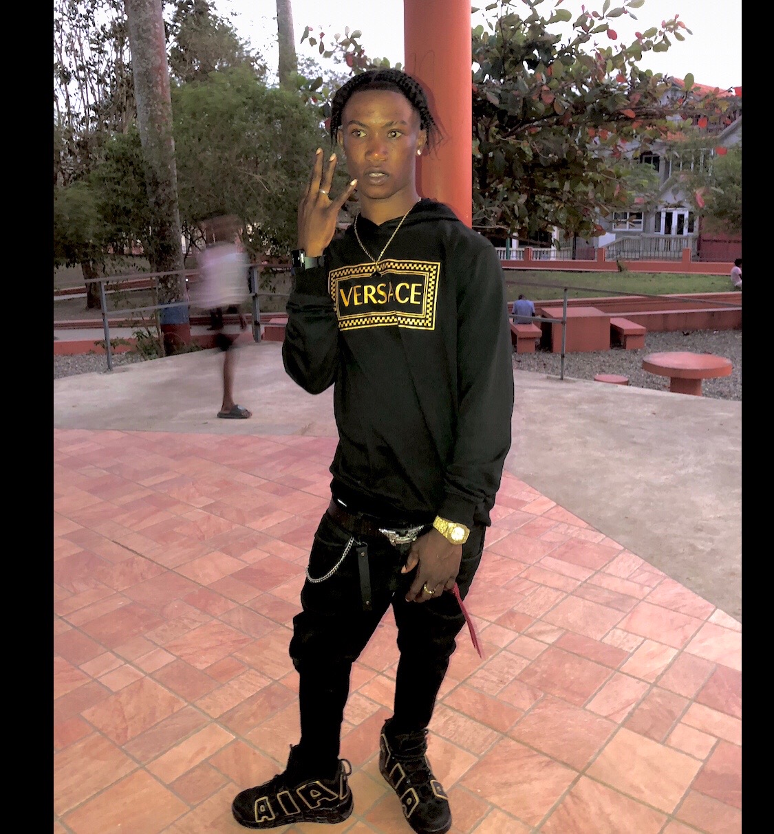 @y.E.I.S.O.N papi 🍫🍫🩸💔🖤💜