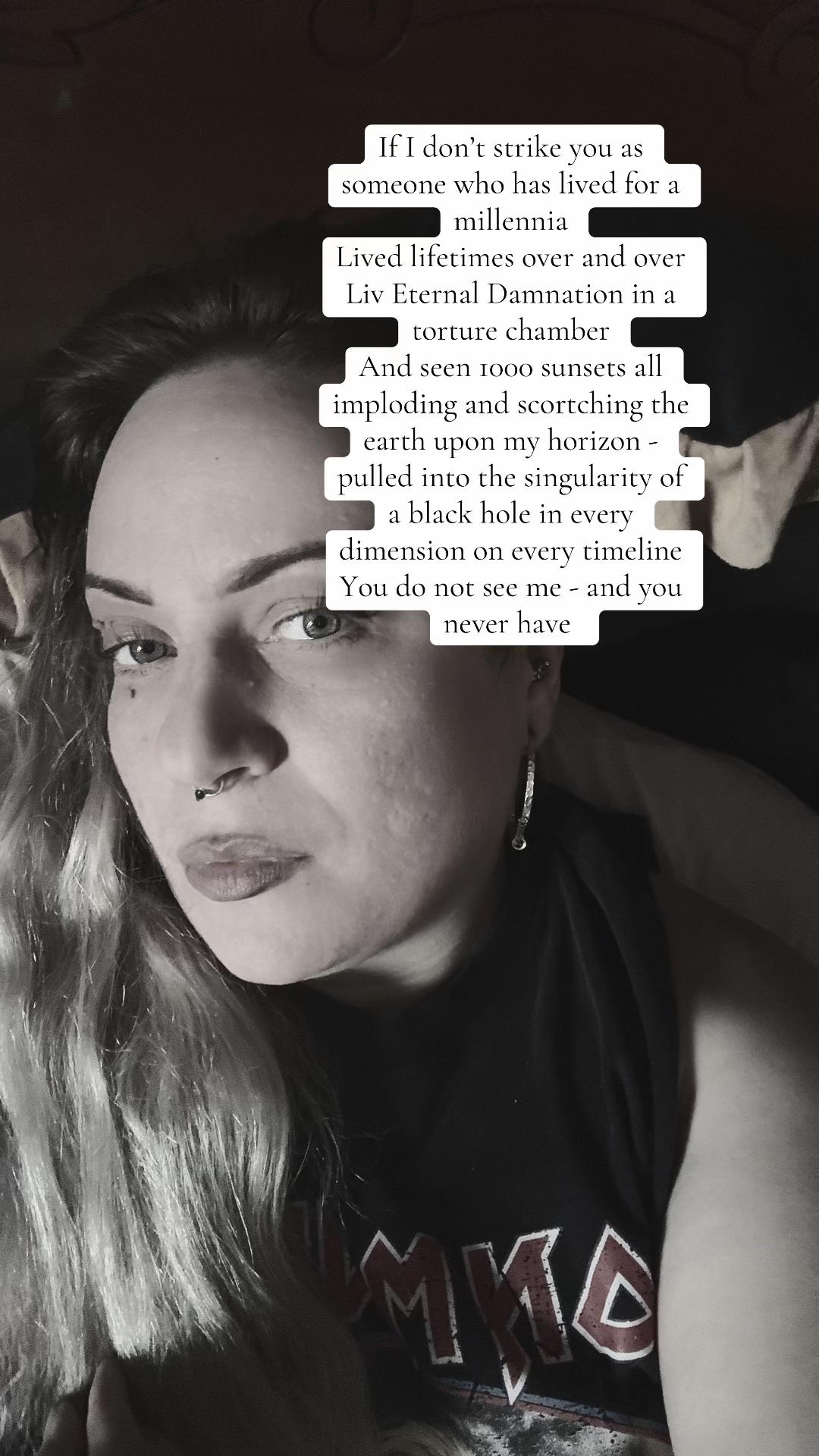 @Aurora_Madeleine|poet