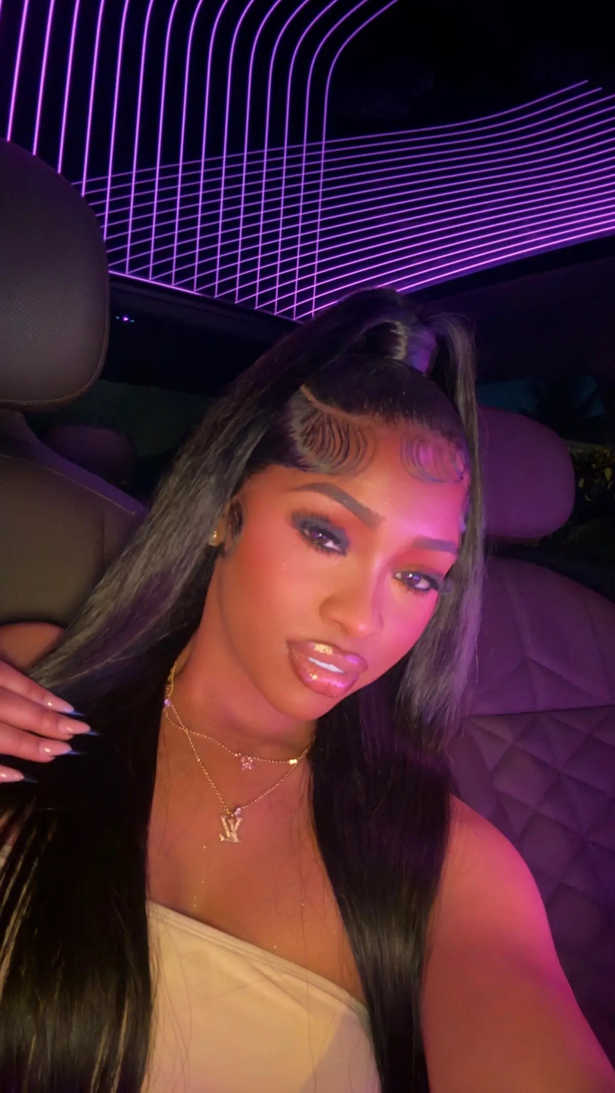 @YOLA B ᥫ᭡.