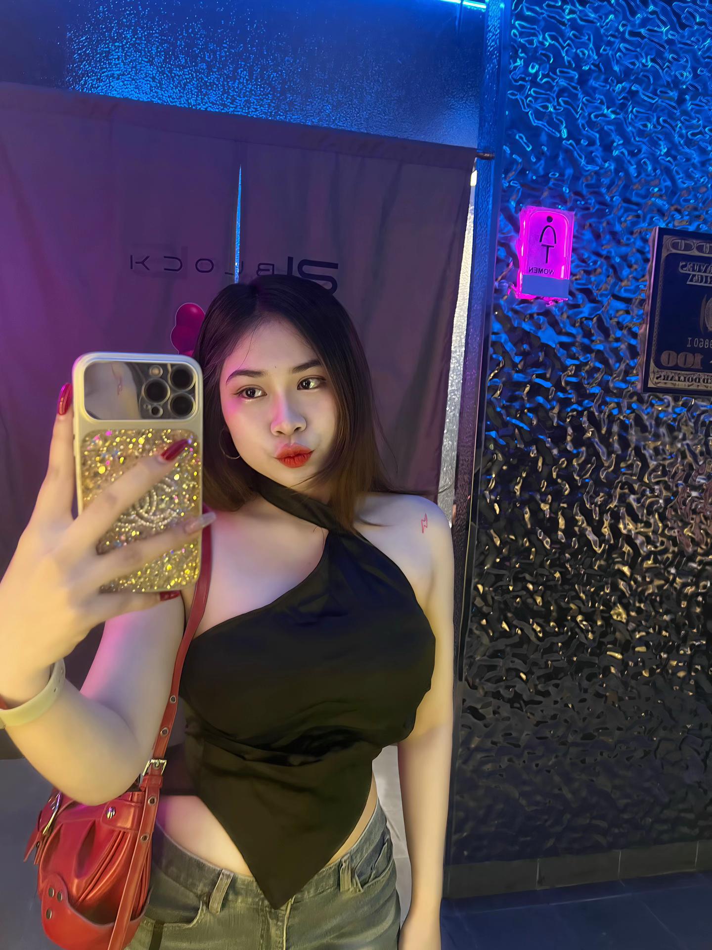 @Mochi🇰🇭
