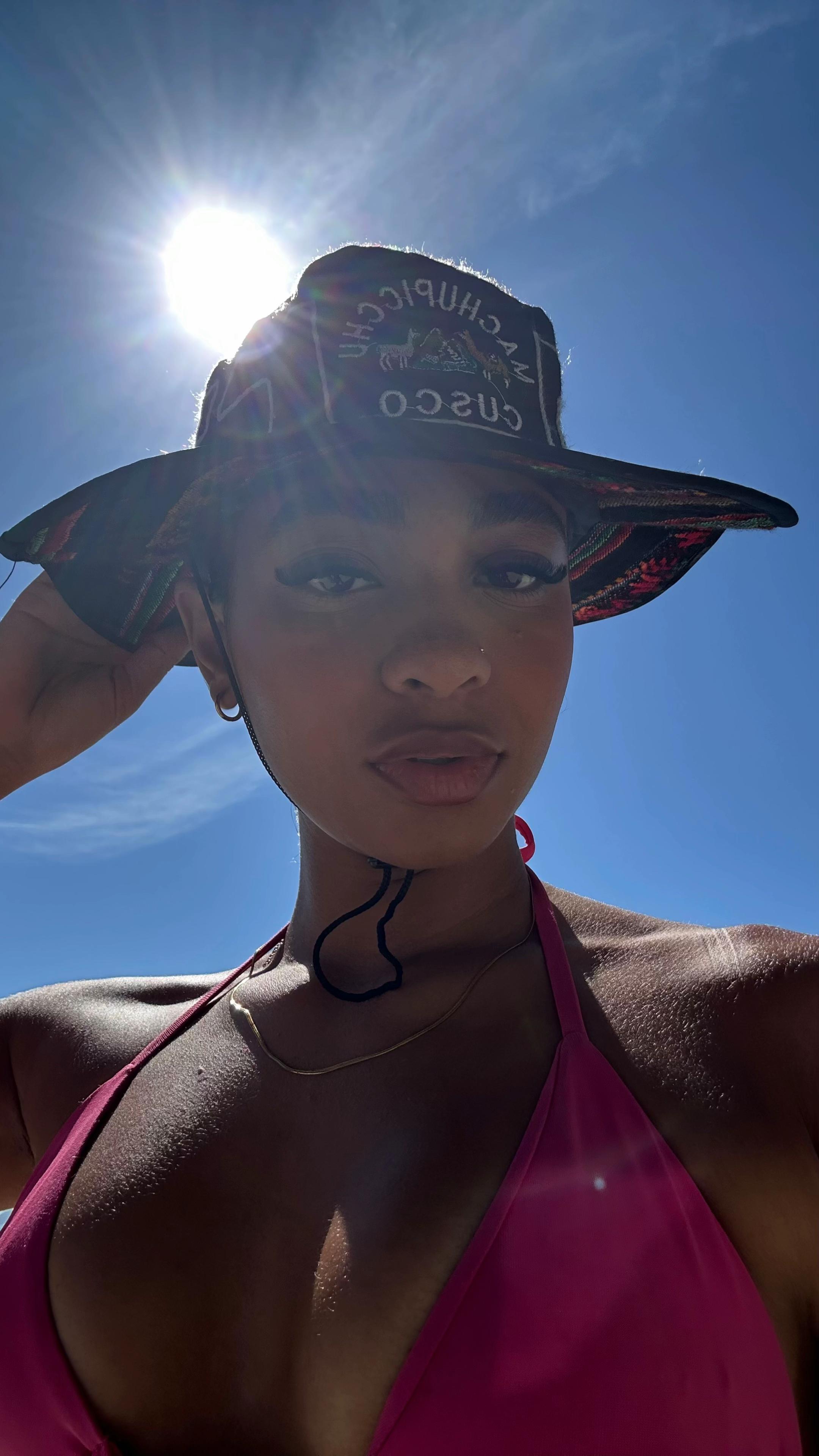 @Monique