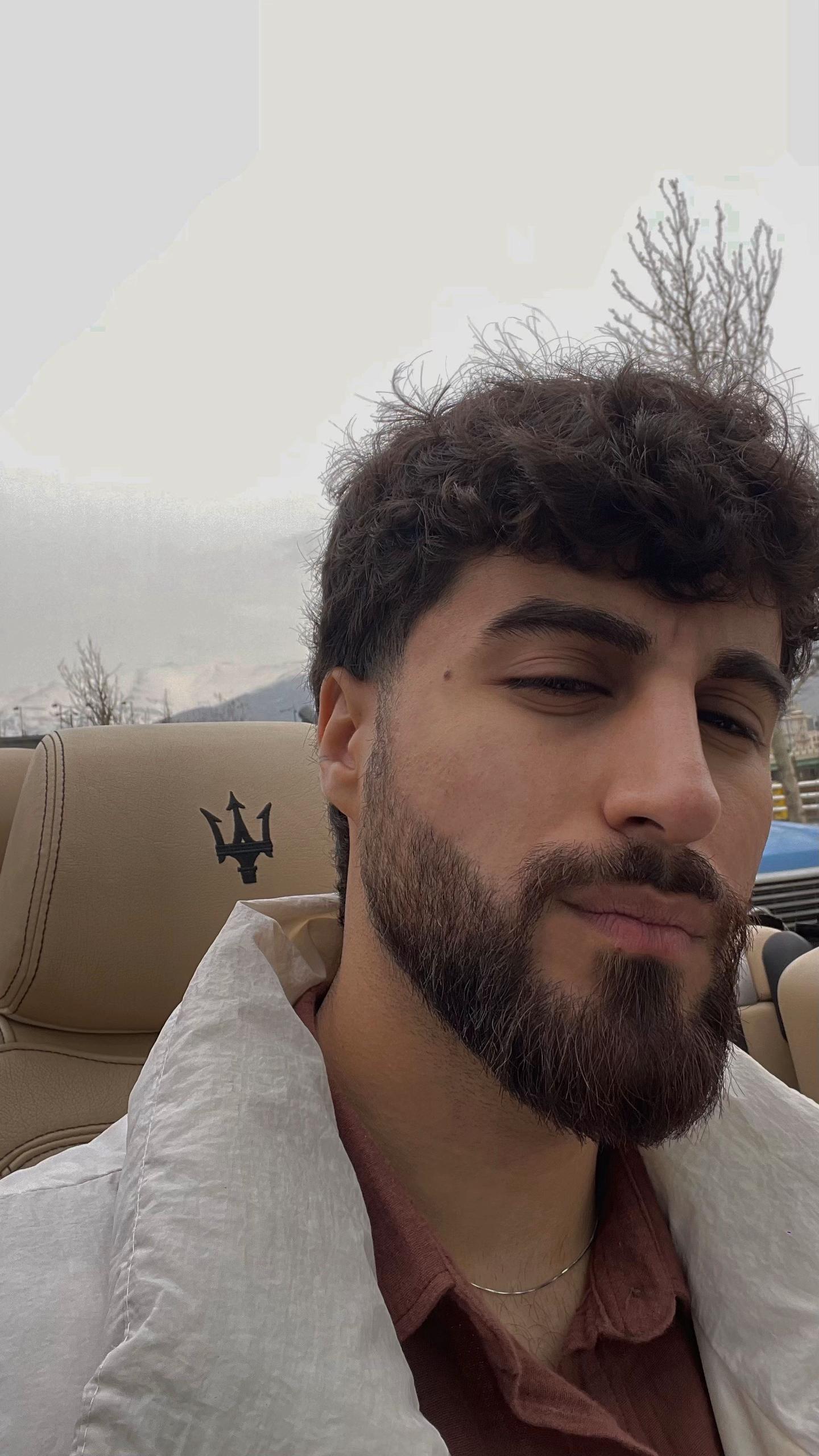 @Alighsmiii